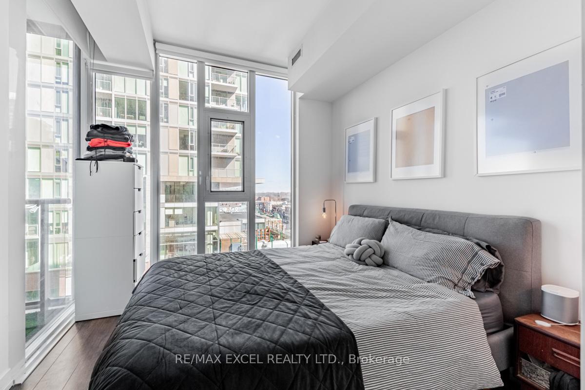 Photo 7 of Unit 504, 33 Helendale Avenue, Toronto, Yonge-Eglinton — HOMEH