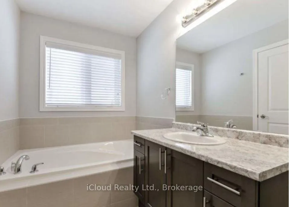 Photo 58 of 66 Cittadella Boulevard, Hamilton, Rural Glanbrook — HOMEH