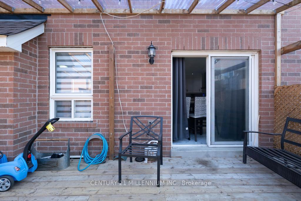 Photo 33 of 74 Buick Boulevard, Brampton, Fletcher's Meadow — HOMEH