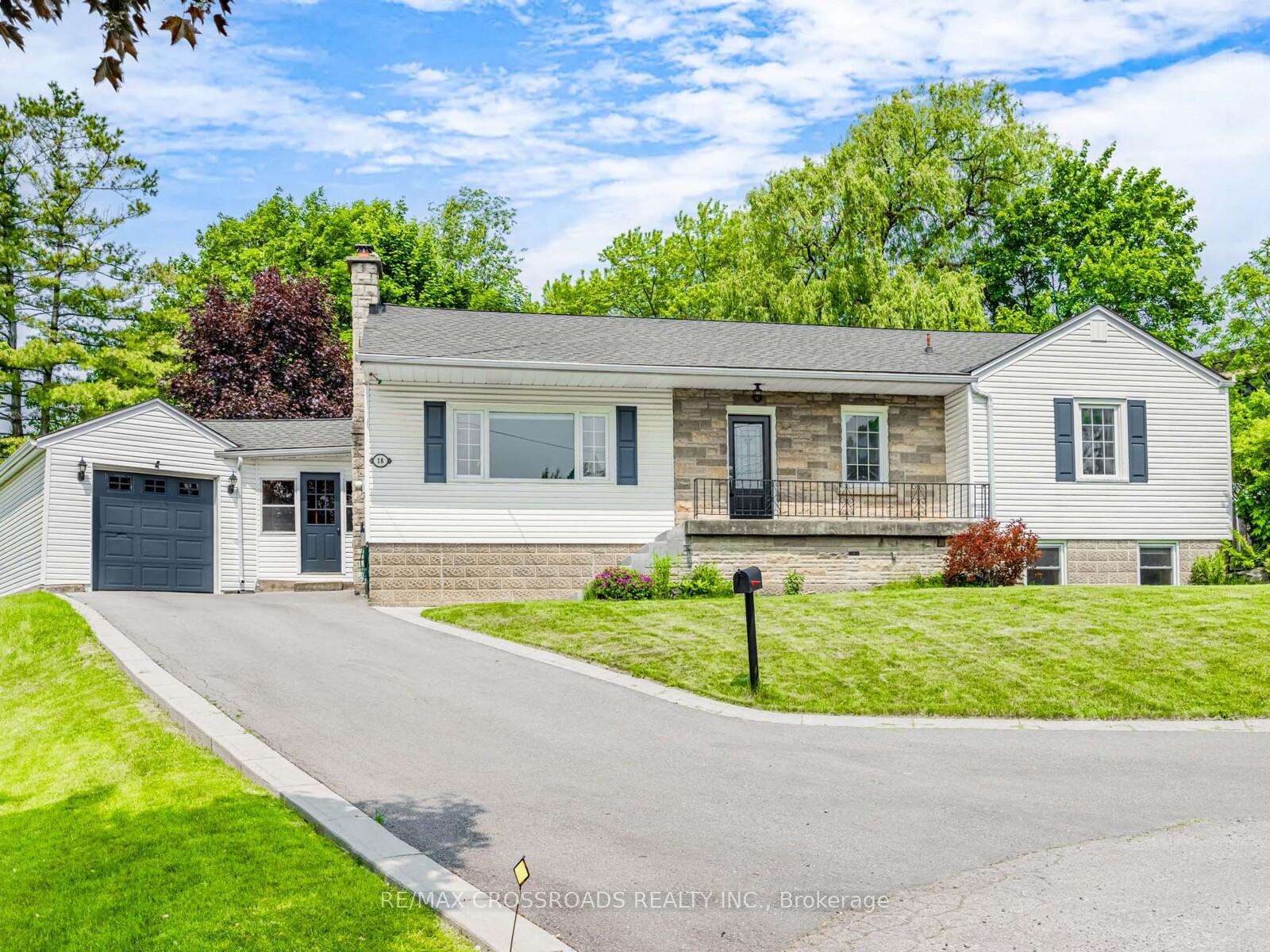 Photo 2 of 18 Underhill Avenue, Hamilton, Dundas — HOMEH