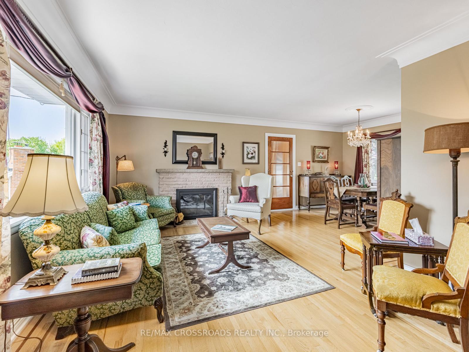 Photo 5 of 18 Underhill Avenue, Hamilton, Dundas — HOMEH