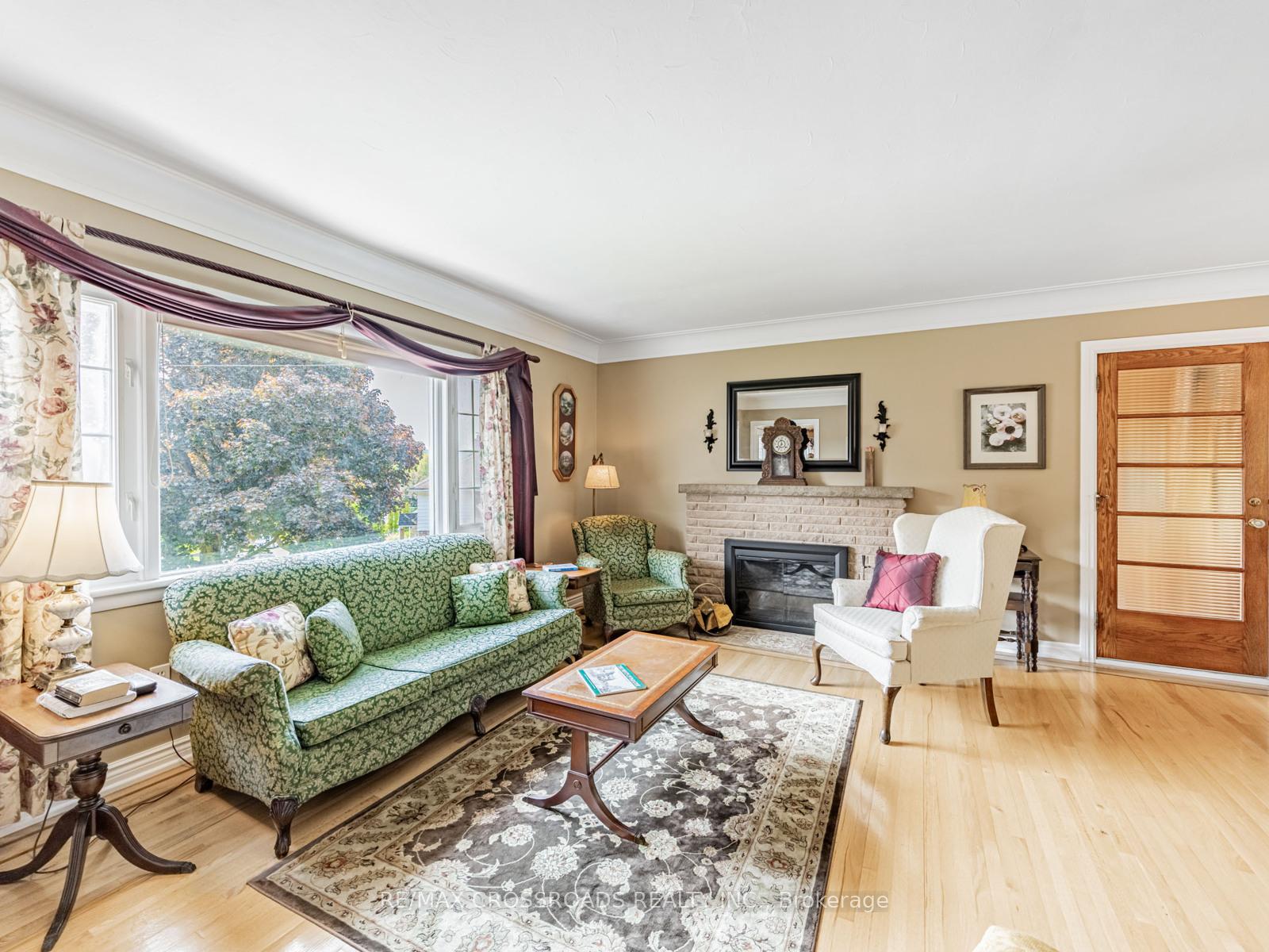 Photo 6 of 18 Underhill Avenue, Hamilton, Dundas — HOMEH