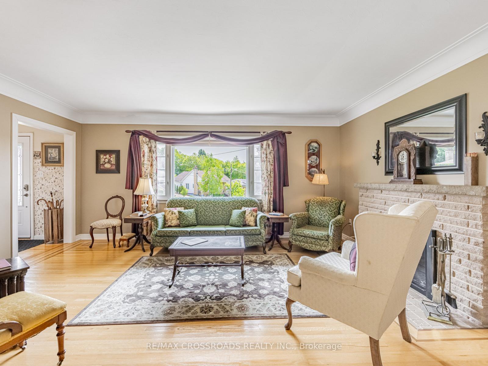 Photo 7 of 18 Underhill Avenue, Hamilton, Dundas — HOMEH