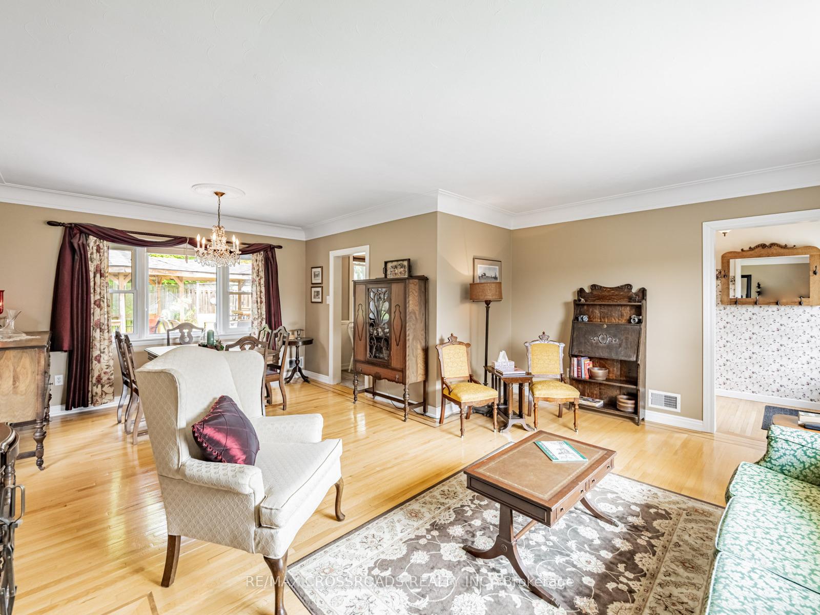 Photo 10 of 18 Underhill Avenue, Hamilton, Dundas — HOMEH