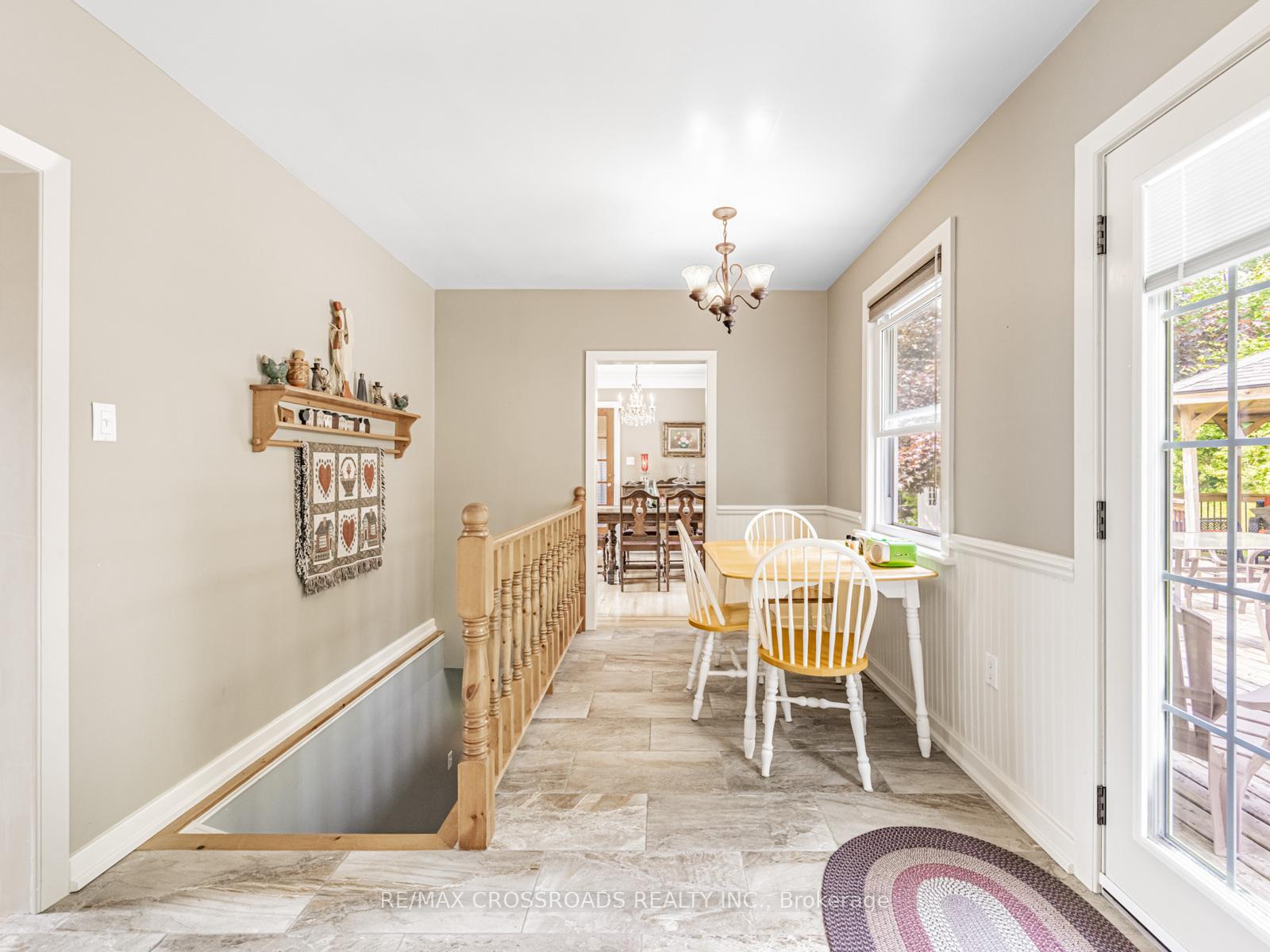 Photo 13 of 18 Underhill Avenue, Hamilton, Dundas — HOMEH