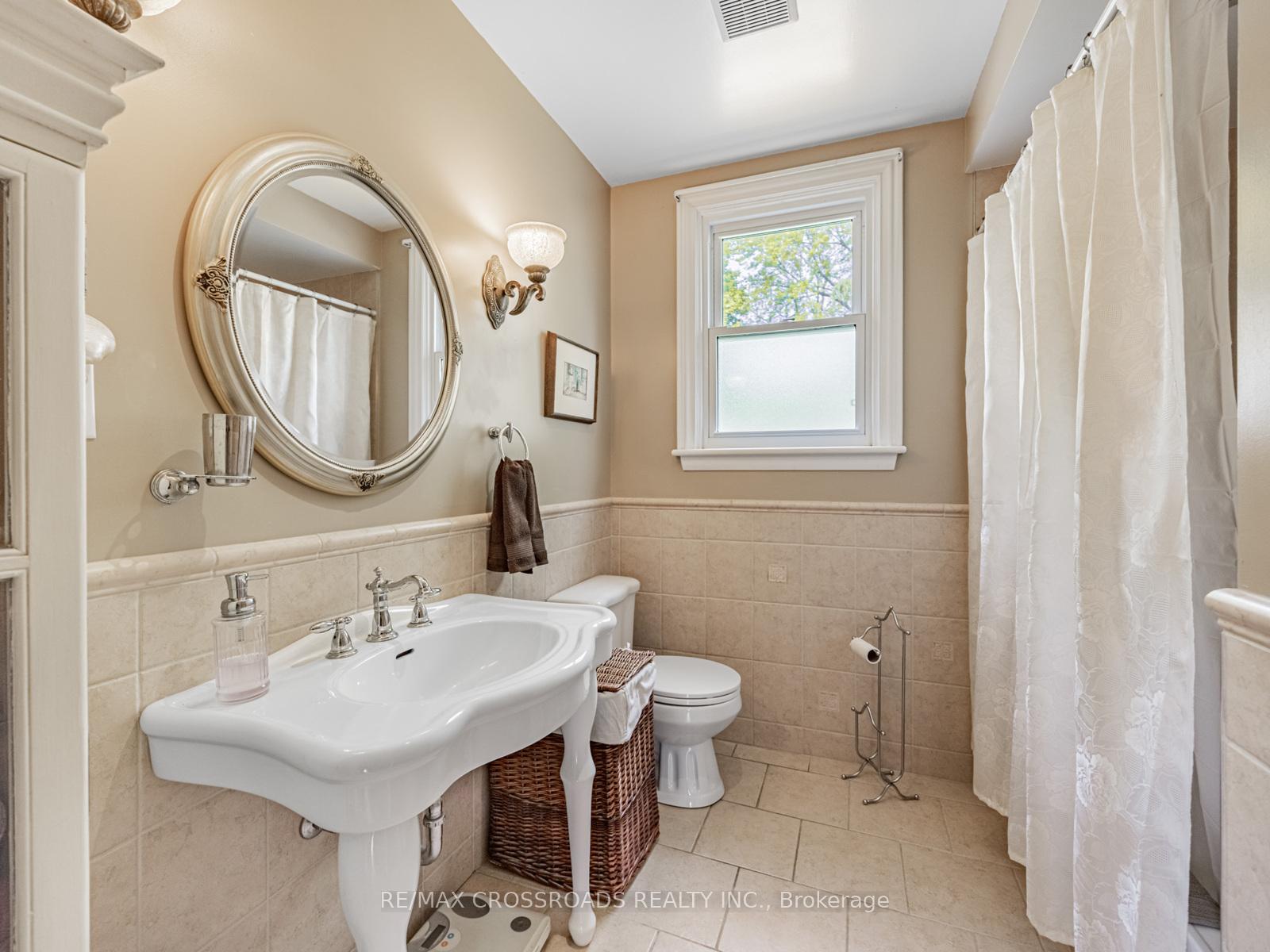 Photo 20 of 18 Underhill Avenue, Hamilton, Dundas — HOMEH