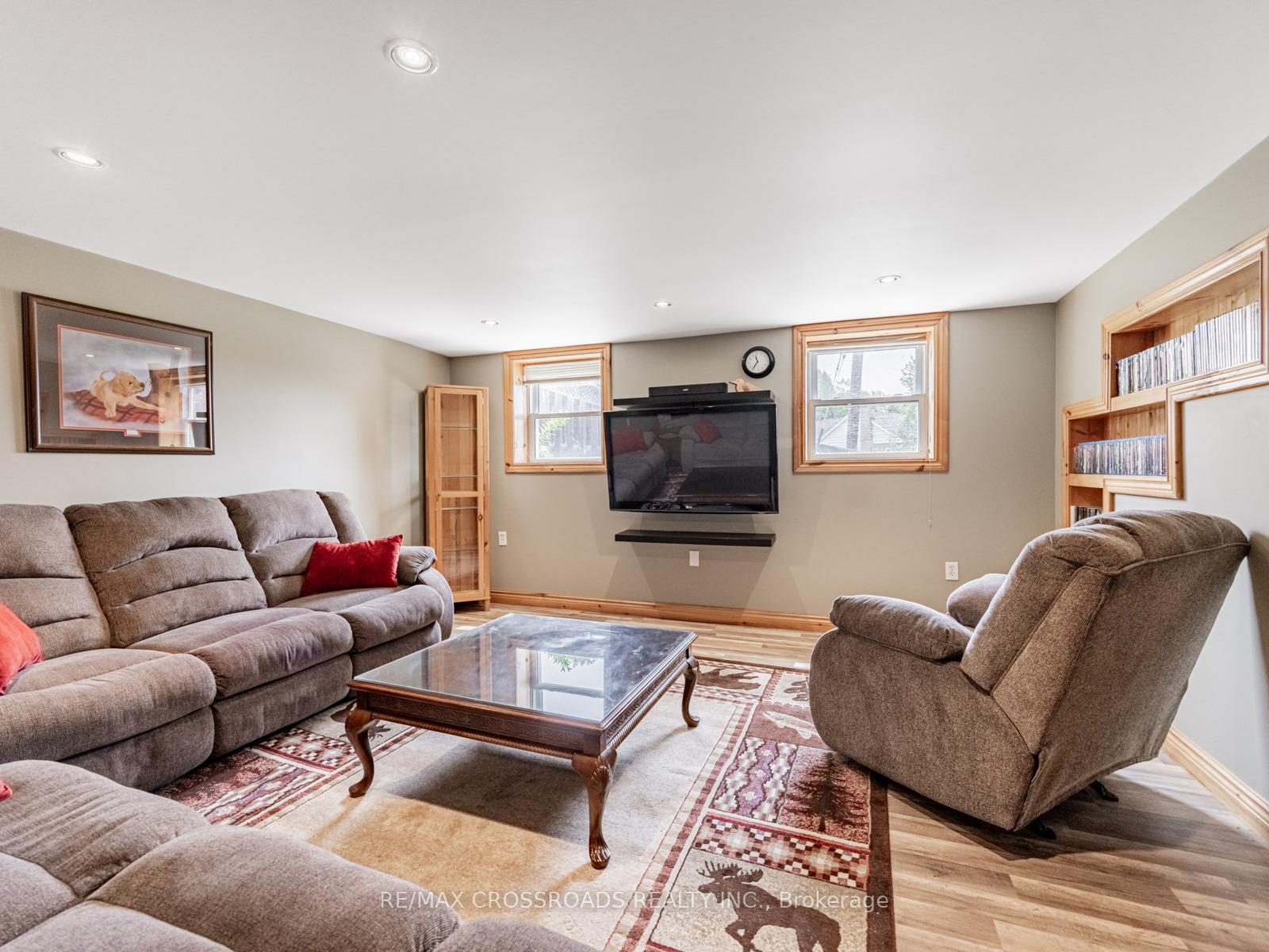 Photo 26 of 18 Underhill Avenue, Hamilton, Dundas — HOMEH