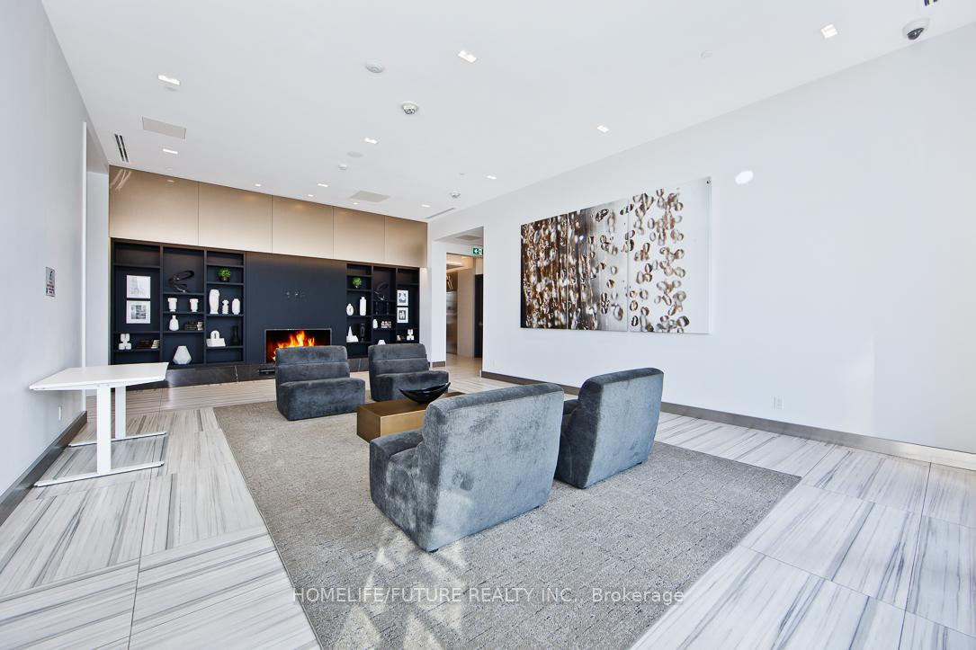 Photo 4 of Unit 725, 38 Water Walk Drive, Markham, Unionville — HOMEH