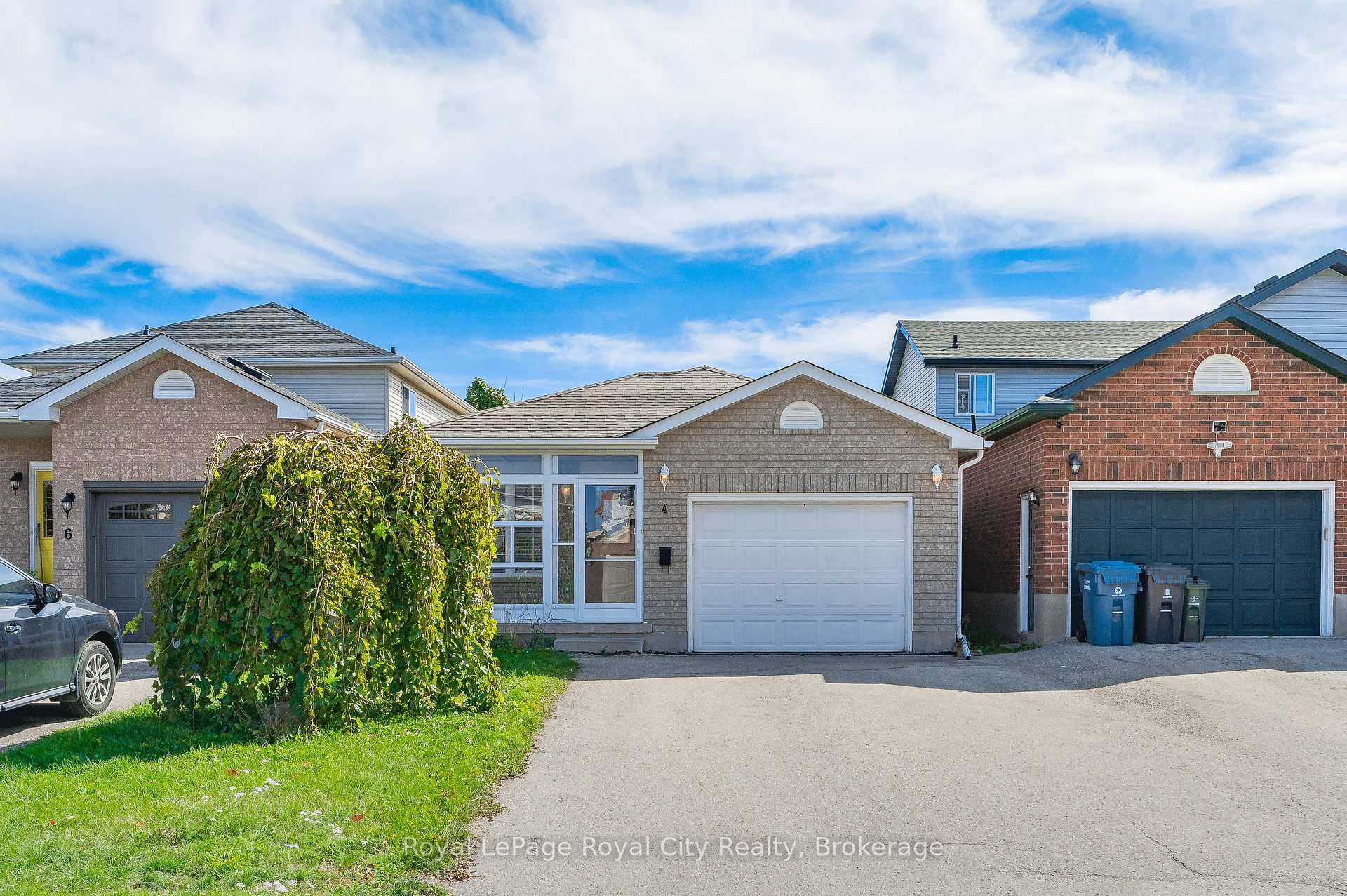 Photo 1 of 4 Bronwyn Place, Guelph, Willow West/Sugarbush/West Acres — HOMEH