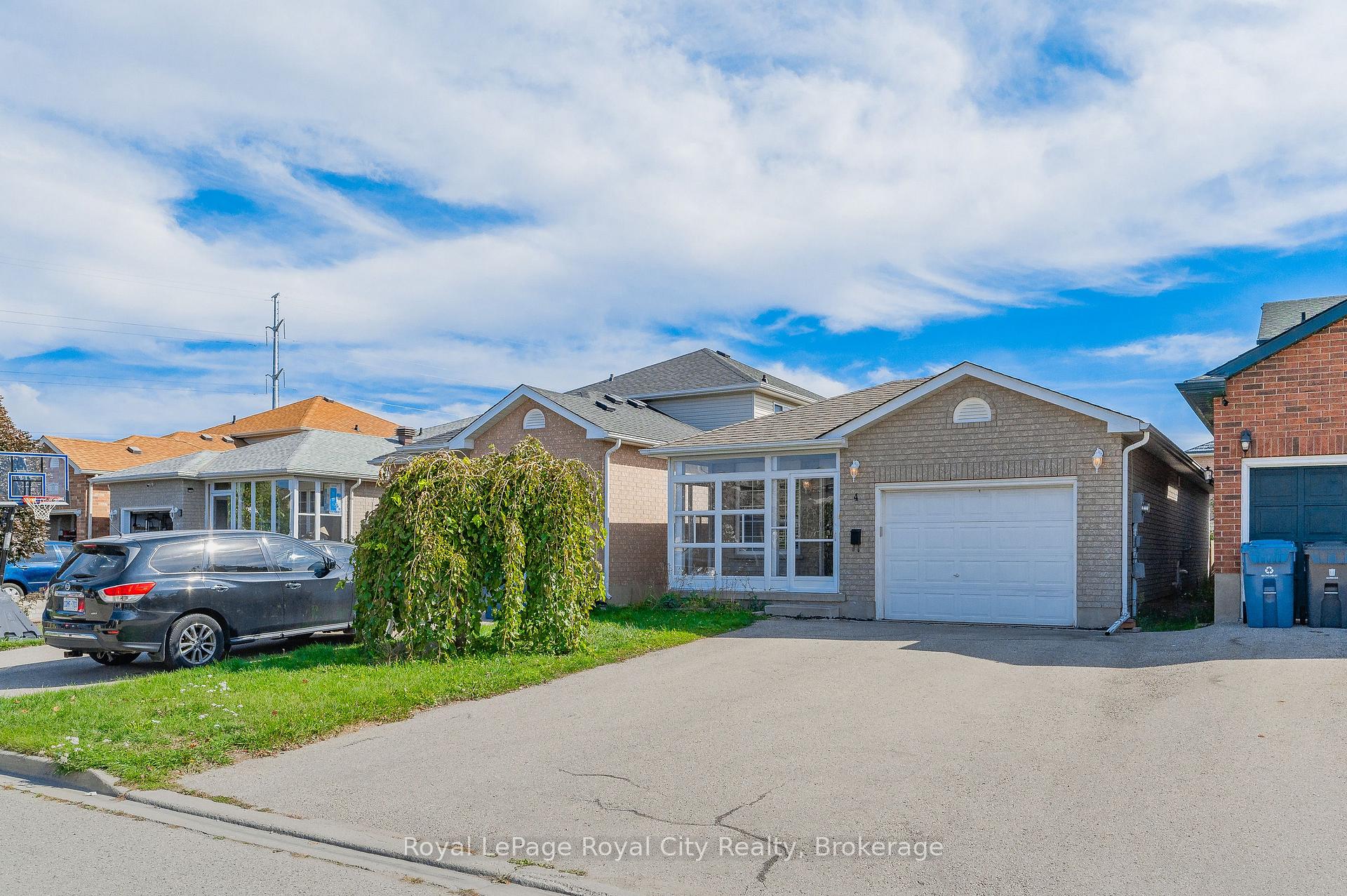 Photo 2 of 4 Bronwyn Place, Guelph, Willow West/Sugarbush/West Acres — HOMEH
