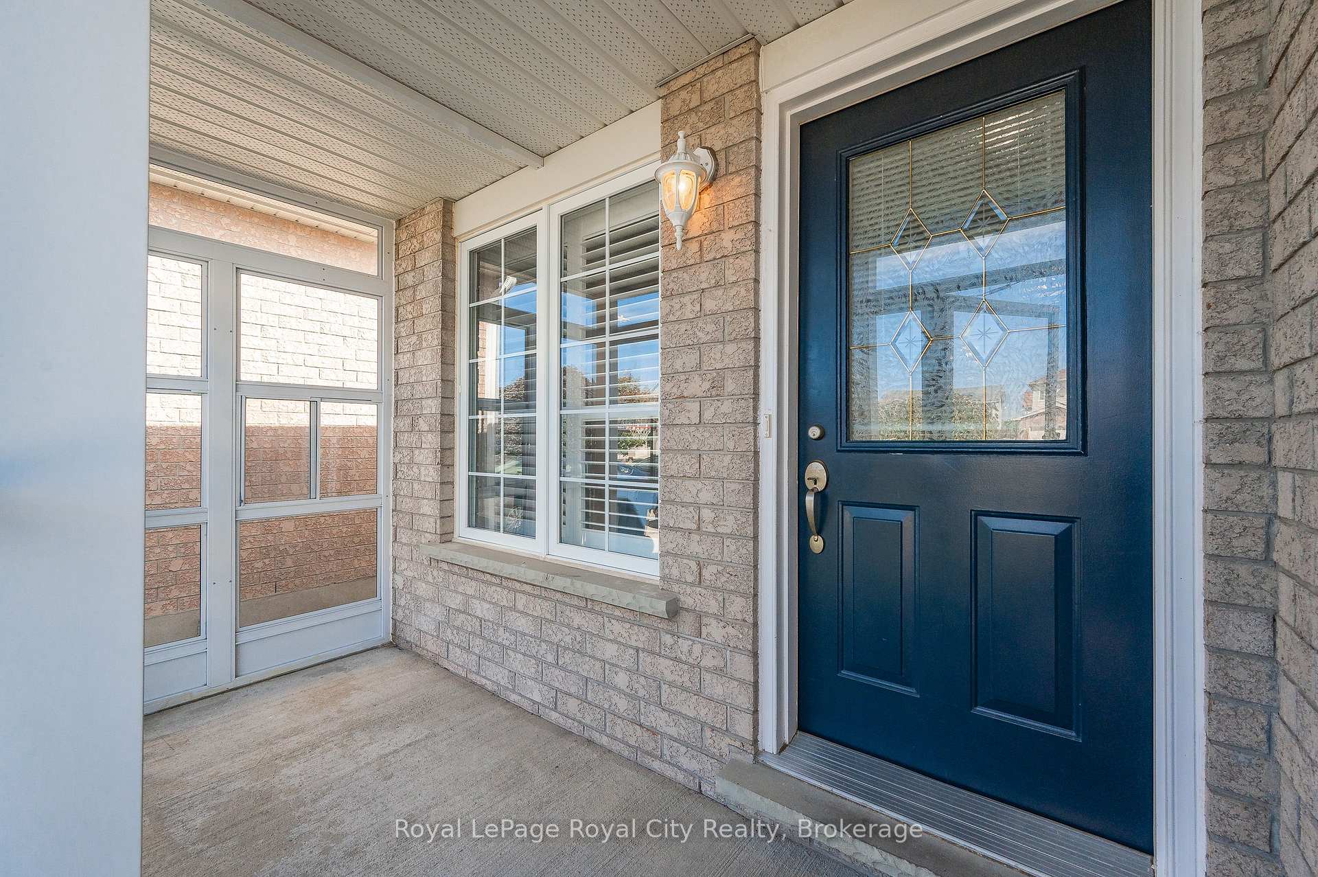 Photo 3 of 4 Bronwyn Place, Guelph, Willow West/Sugarbush/West Acres — HOMEH