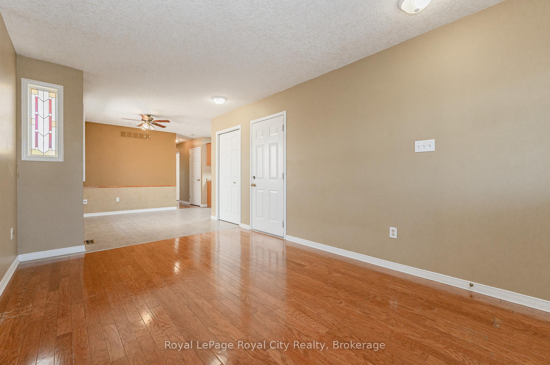 Photo 6 of 4 Bronwyn Place, Guelph, Willow West/Sugarbush/West Acres — HOMEH