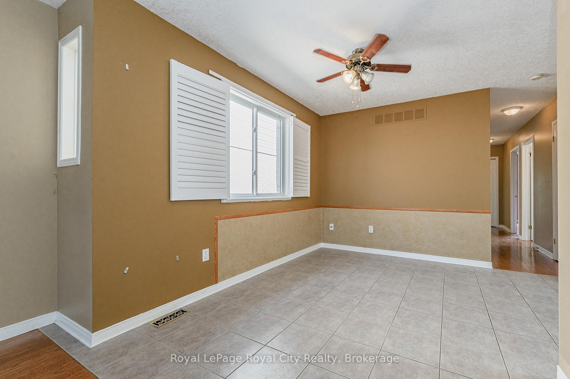 Photo 9 of 4 Bronwyn Place, Guelph, Willow West/Sugarbush/West Acres — HOMEH