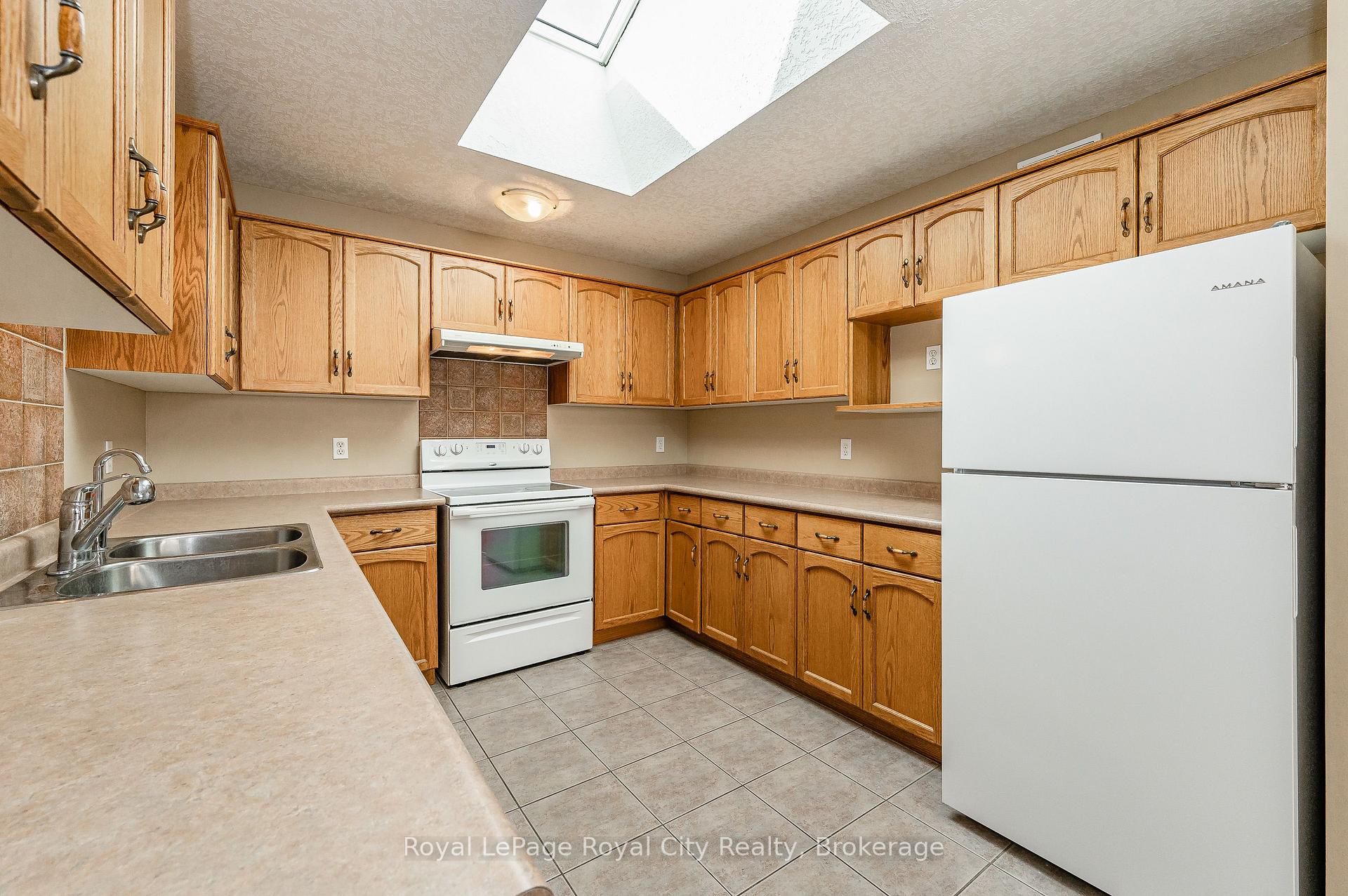 Photo 13 of 4 Bronwyn Place, Guelph, Willow West/Sugarbush/West Acres — HOMEH