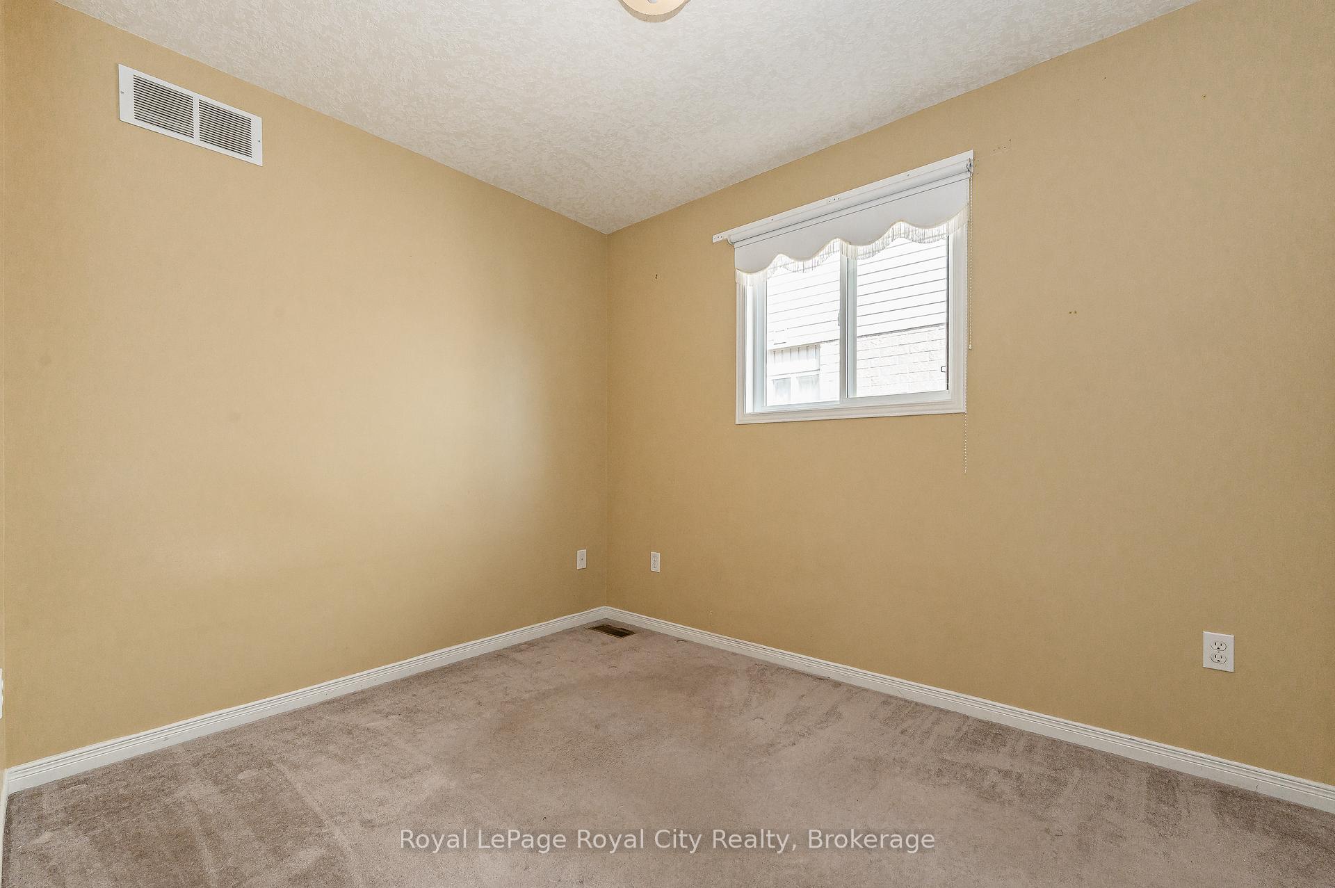 Photo 18 of 4 Bronwyn Place, Guelph, Willow West/Sugarbush/West Acres — HOMEH