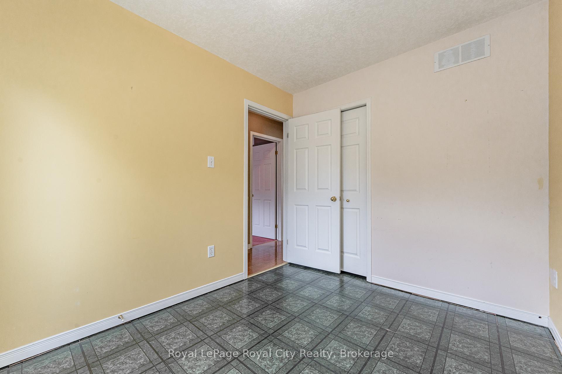 Photo 21 of 4 Bronwyn Place, Guelph, Willow West/Sugarbush/West Acres — HOMEH