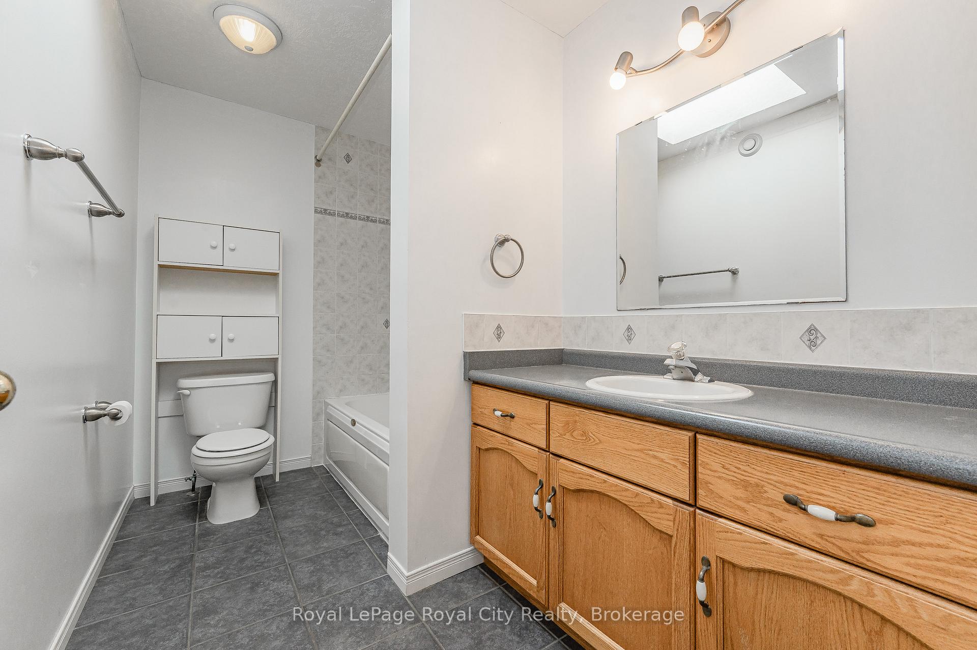 Photo 22 of 4 Bronwyn Place, Guelph, Willow West/Sugarbush/West Acres — HOMEH
