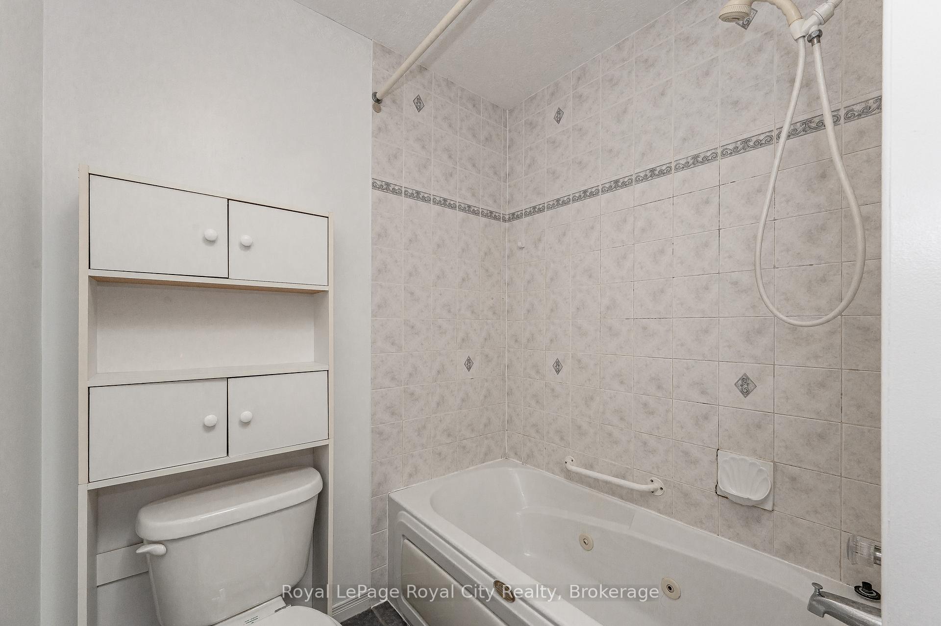 Photo 24 of 4 Bronwyn Place, Guelph, Willow West/Sugarbush/West Acres — HOMEH
