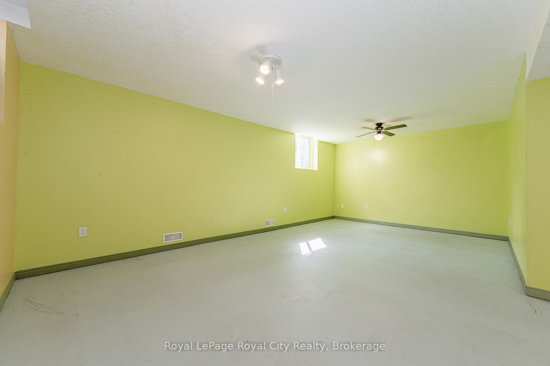 Photo 27 of 4 Bronwyn Place, Guelph, Willow West/Sugarbush/West Acres — HOMEH