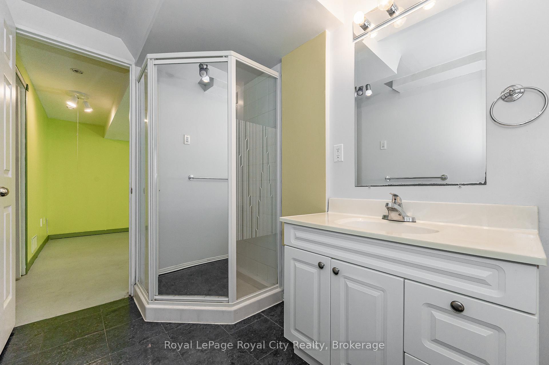 Photo 30 of 4 Bronwyn Place, Guelph, Willow West/Sugarbush/West Acres — HOMEH