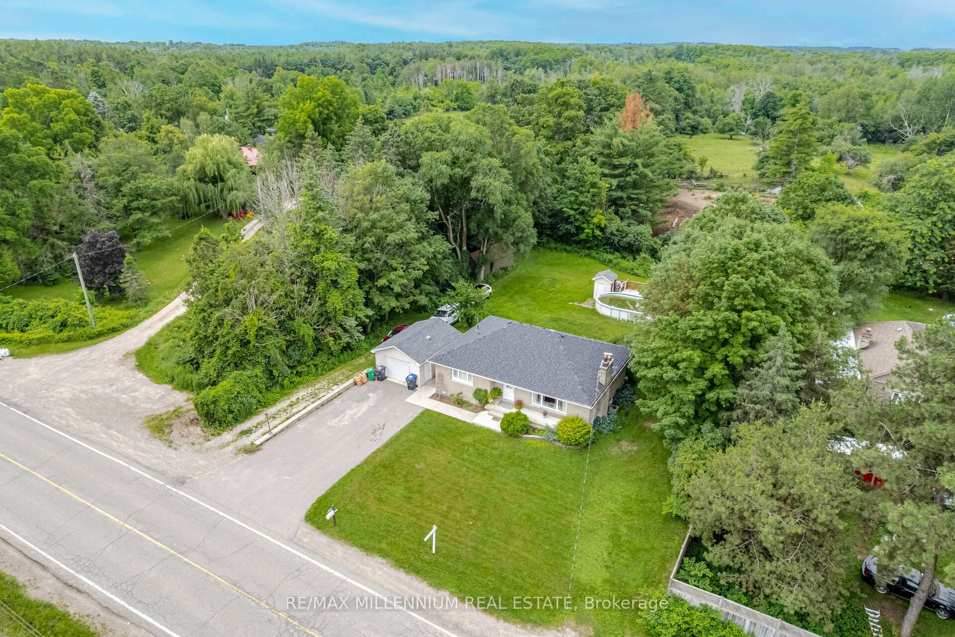 Front of 16702 Mississauga Road