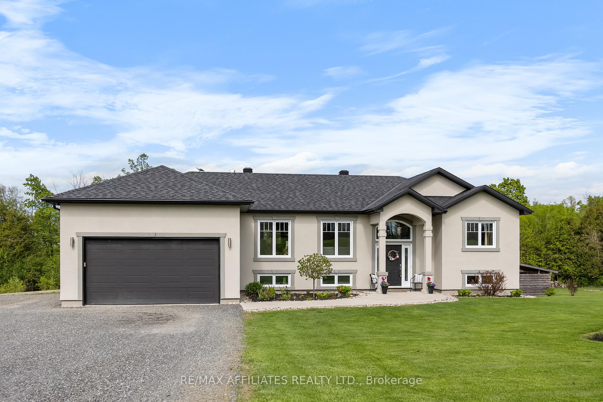 Photo 1 of 139 Upper Perth Road, Lanark Highlands, Lanark Highlands (Lanark) Twp — HOMEH