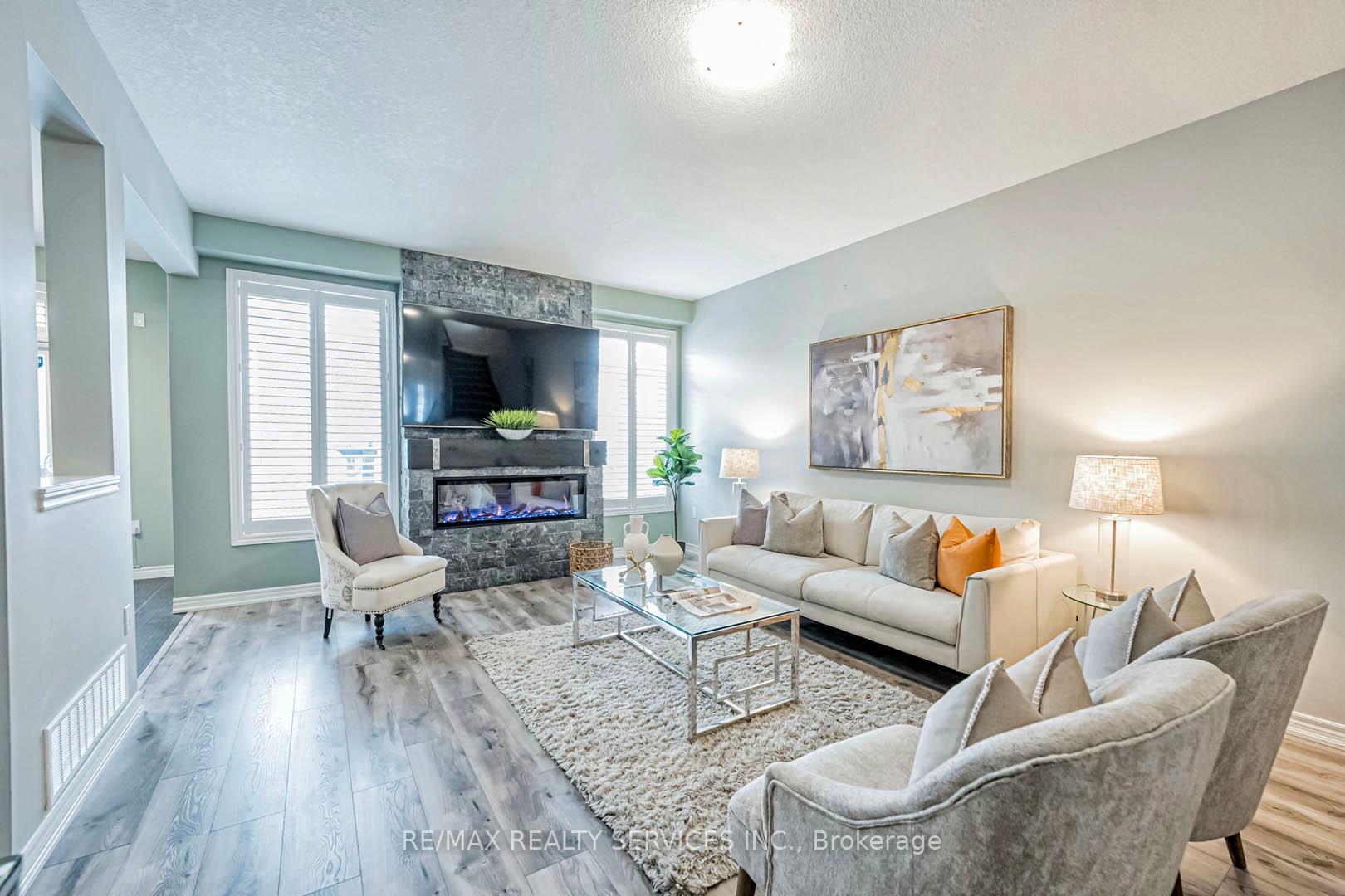 Photo 4 of 26 Winslow Way, Hamilton, Stoney Creek Mountain — HOMEH