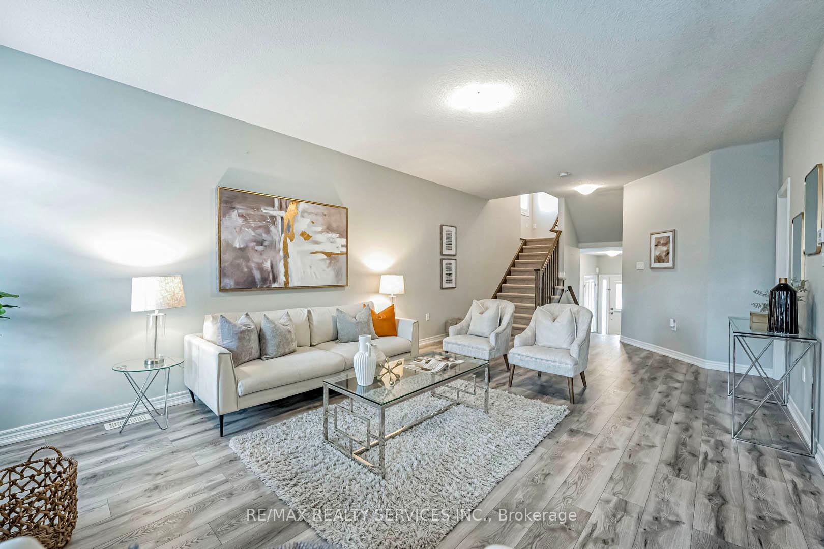 Photo 7 of 26 Winslow Way, Hamilton, Stoney Creek Mountain — HOMEH