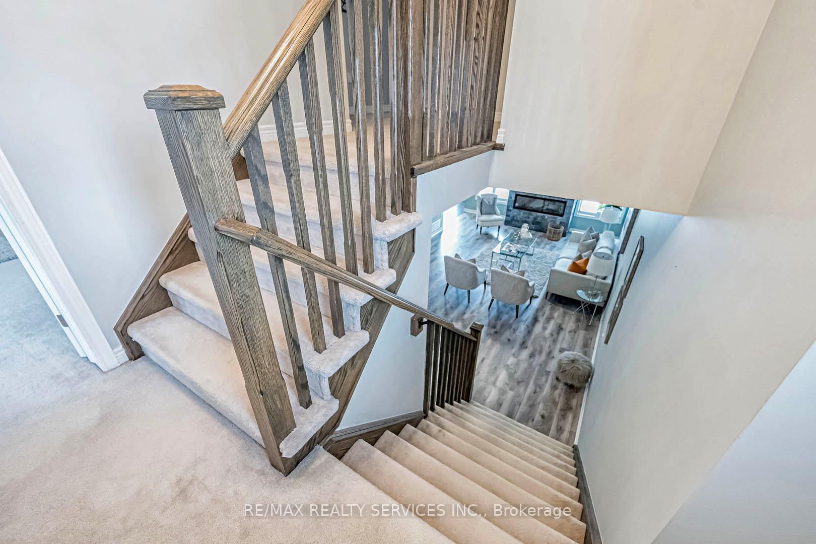 Photo 14 of 26 Winslow Way, Hamilton, Stoney Creek Mountain — HOMEH