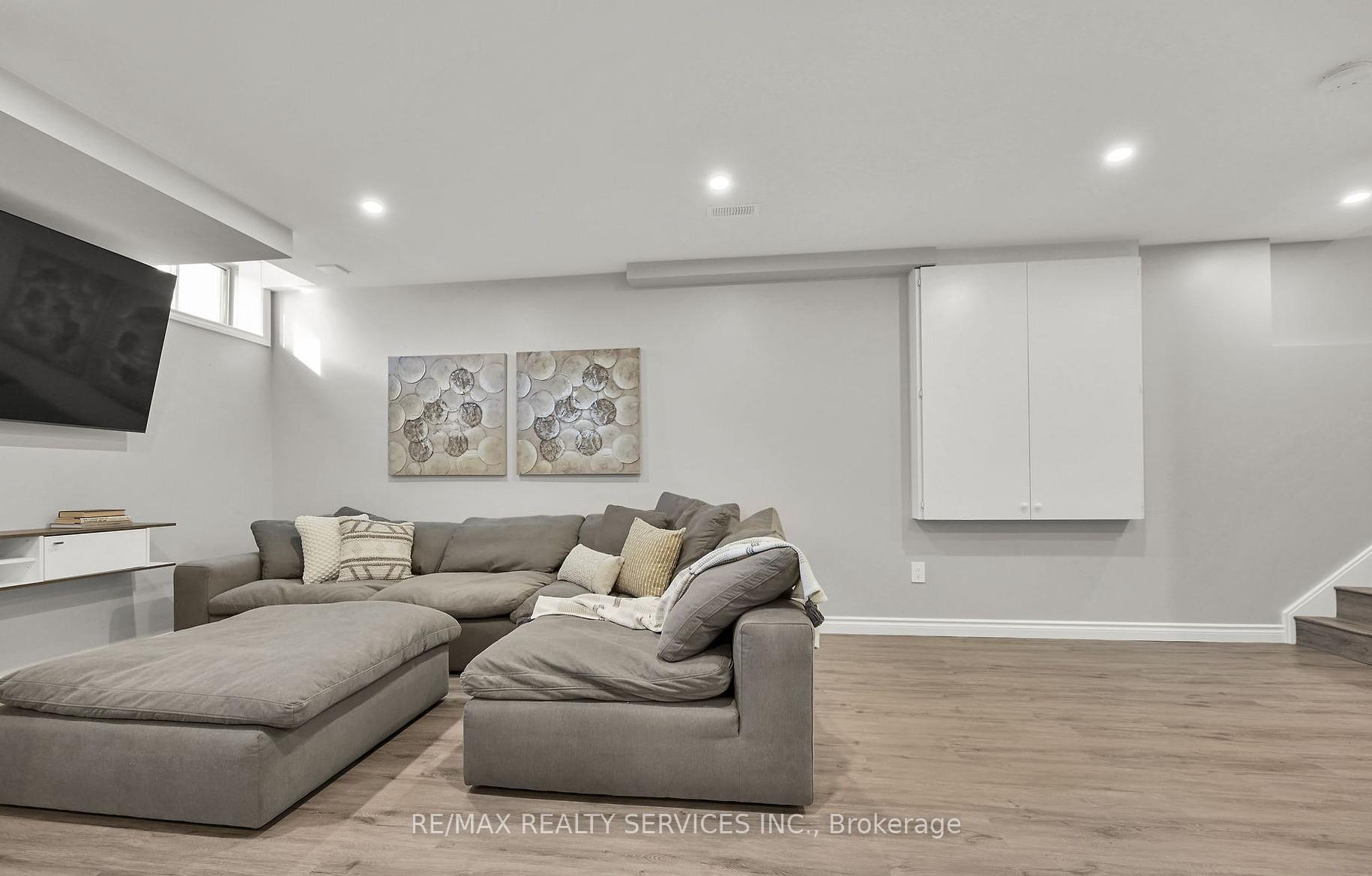 Photo 23 of 26 Winslow Way, Hamilton, Stoney Creek Mountain — HOMEH