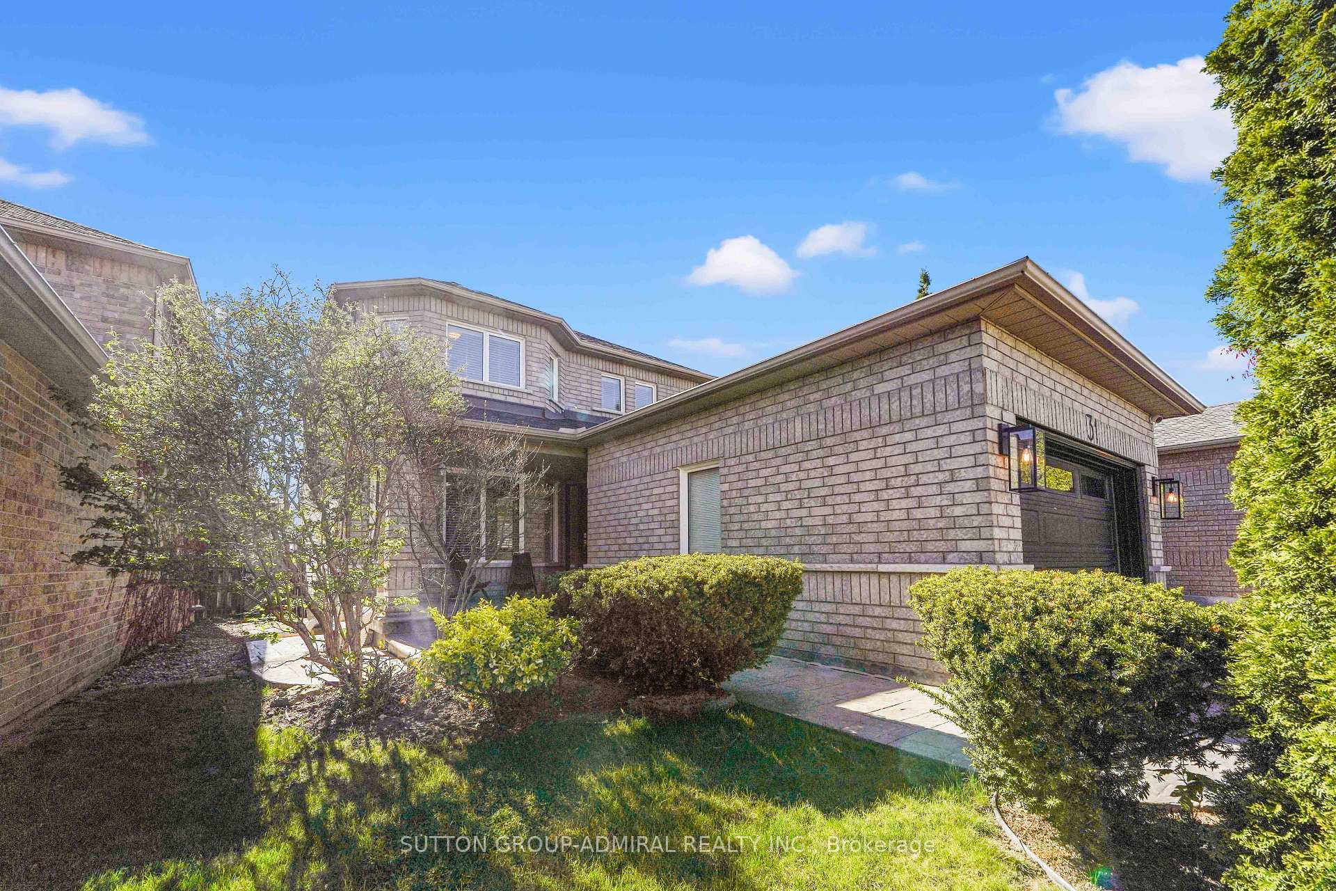 Photo 3 of 31 Panorama Crescent, Vaughan, Elder Mills — HOMEH