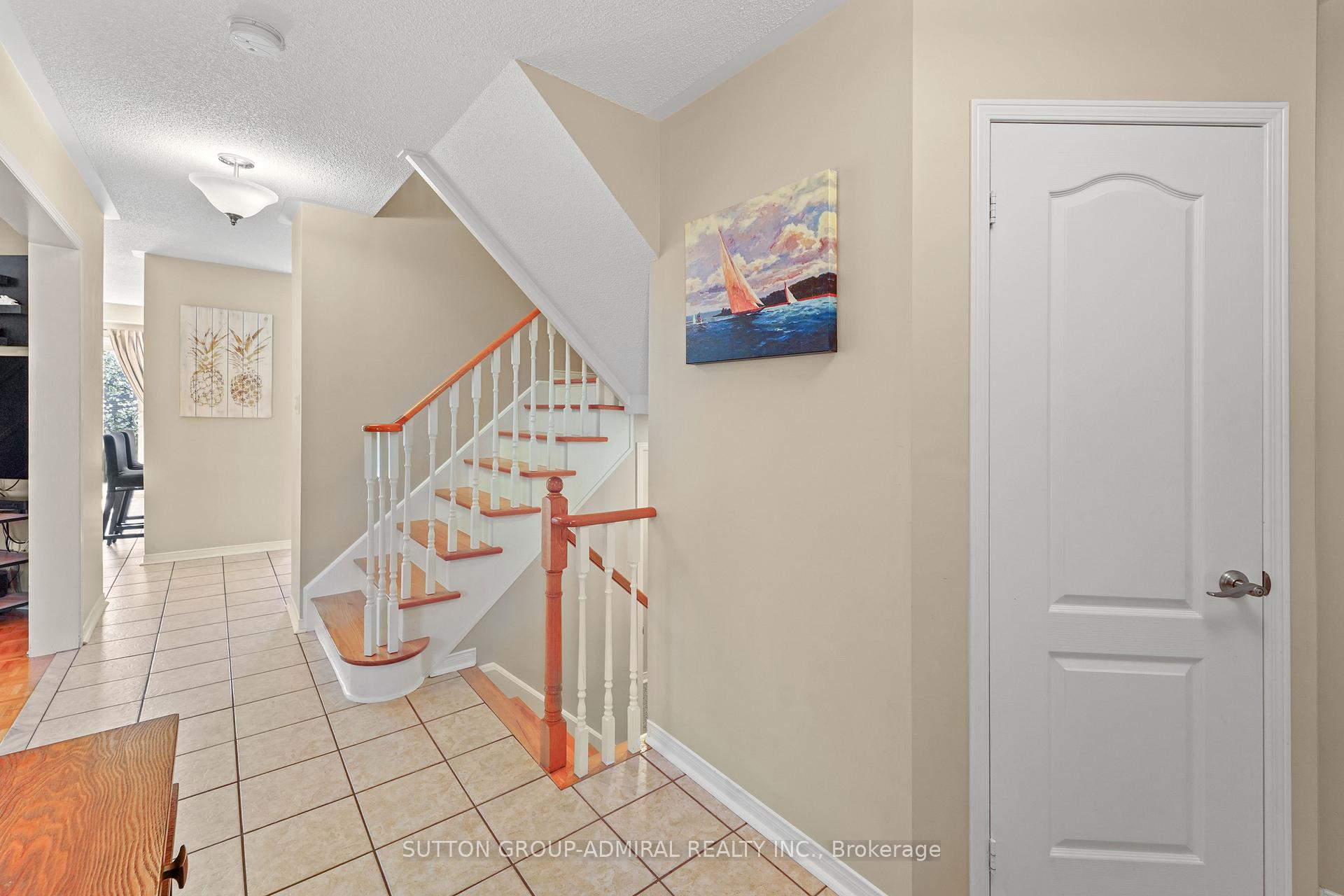 Photo 8 of 31 Panorama Crescent, Vaughan, Elder Mills — HOMEH