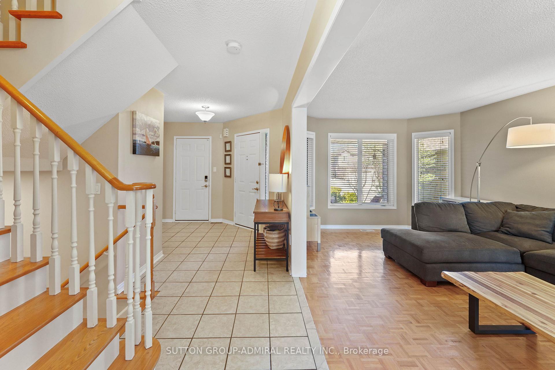 Photo 9 of 31 Panorama Crescent, Vaughan, Elder Mills — HOMEH