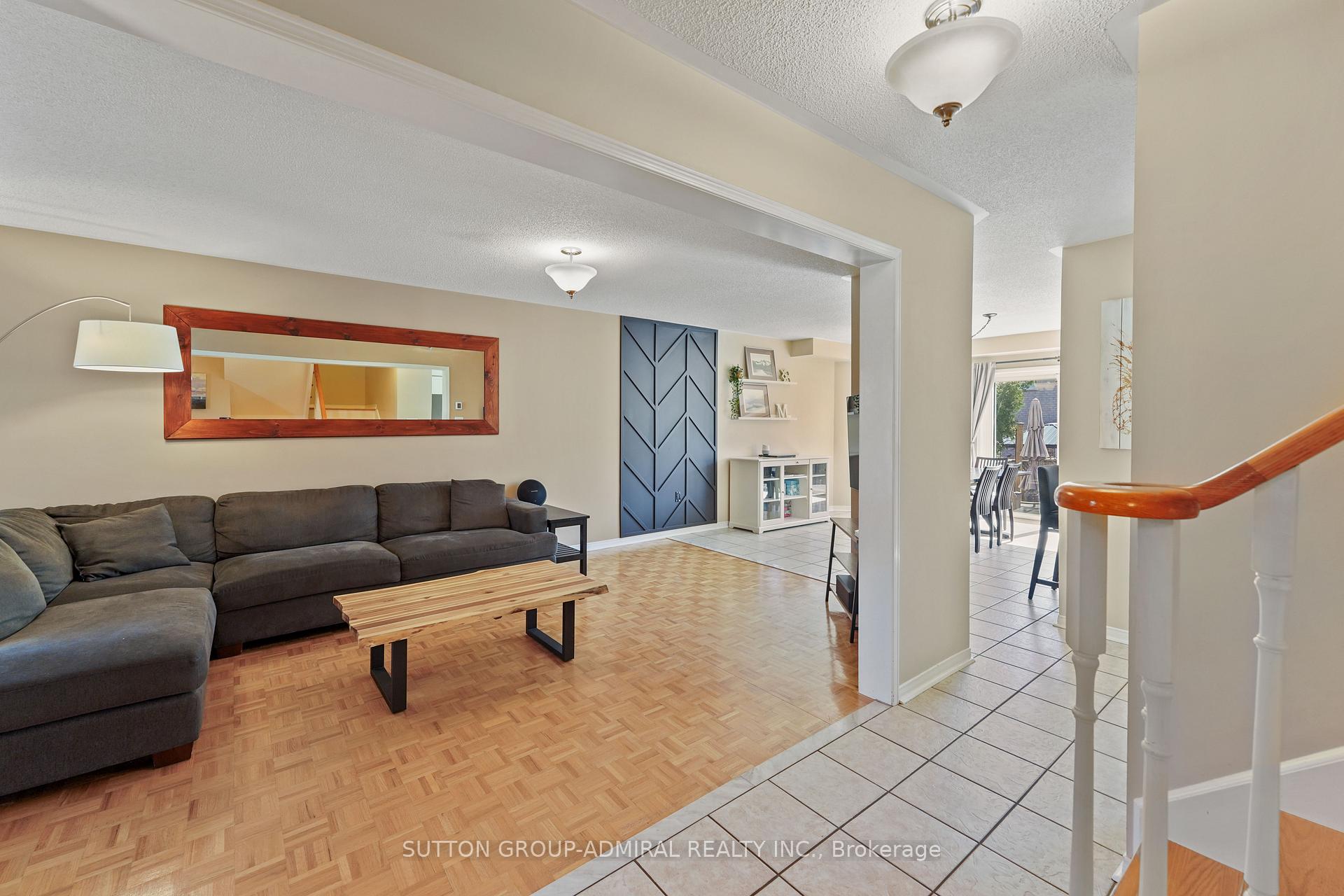 Photo 10 of 31 Panorama Crescent, Vaughan, Elder Mills — HOMEH