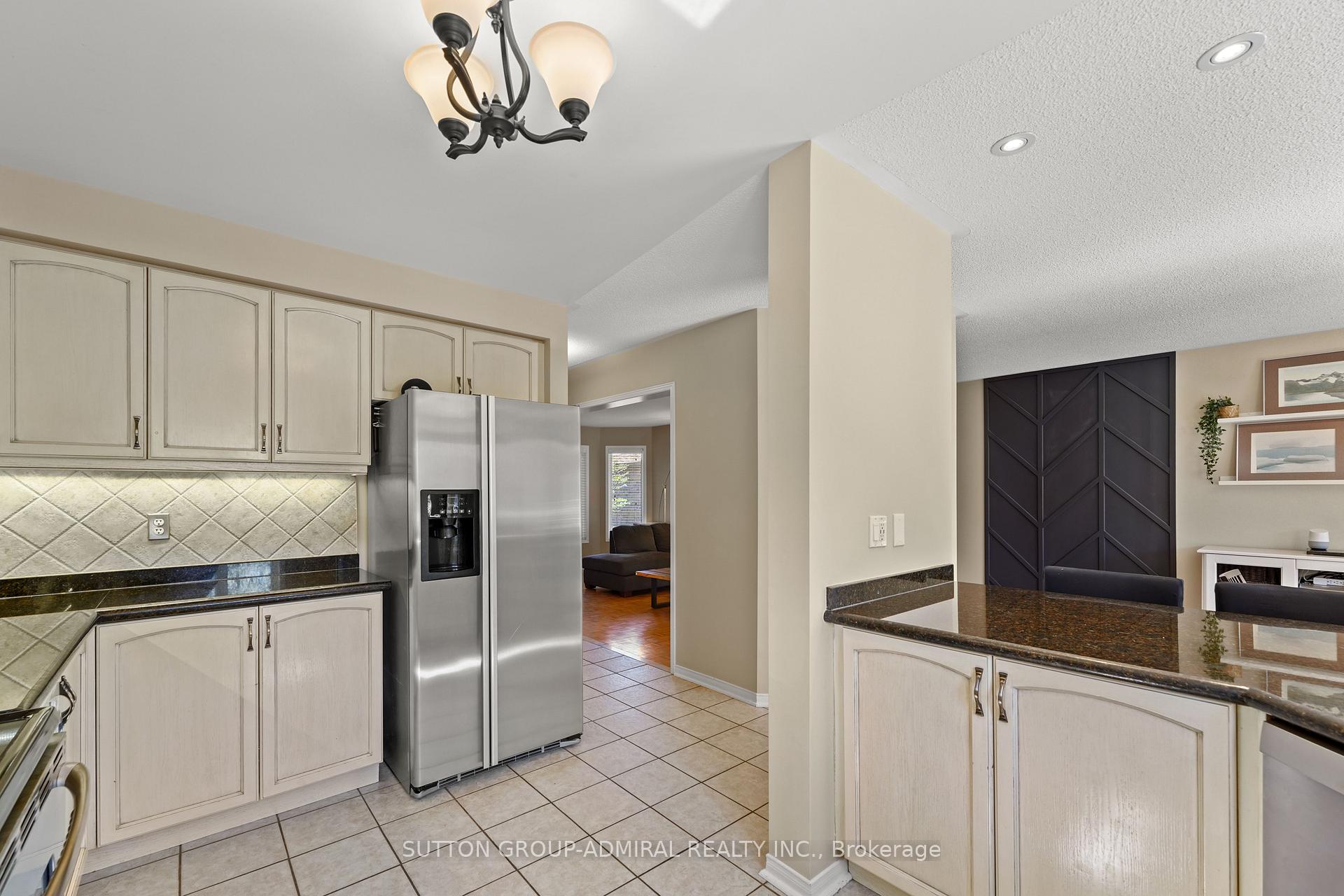 Photo 13 of 31 Panorama Crescent, Vaughan, Elder Mills — HOMEH