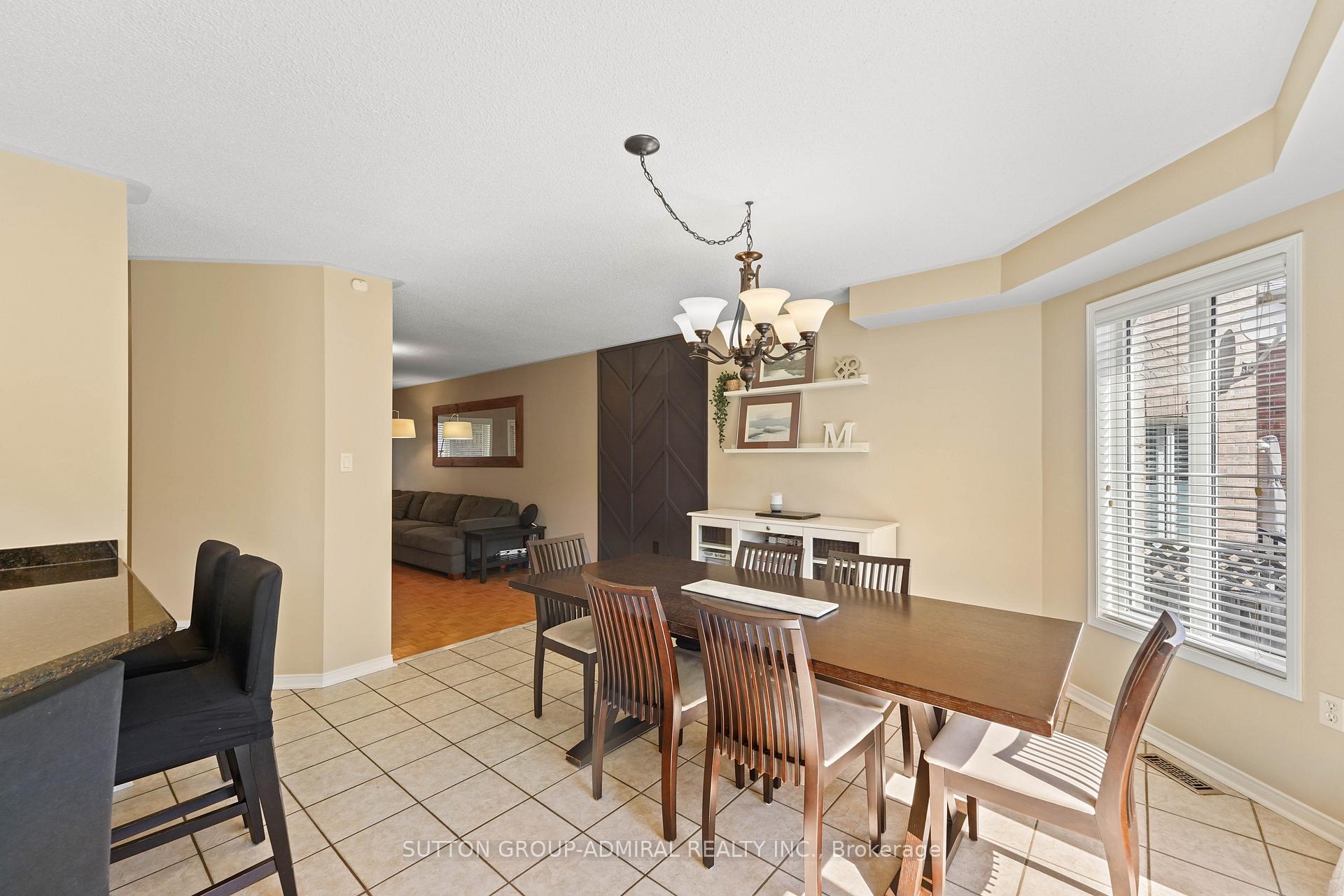 Photo 16 of 31 Panorama Crescent, Vaughan, Elder Mills — HOMEH