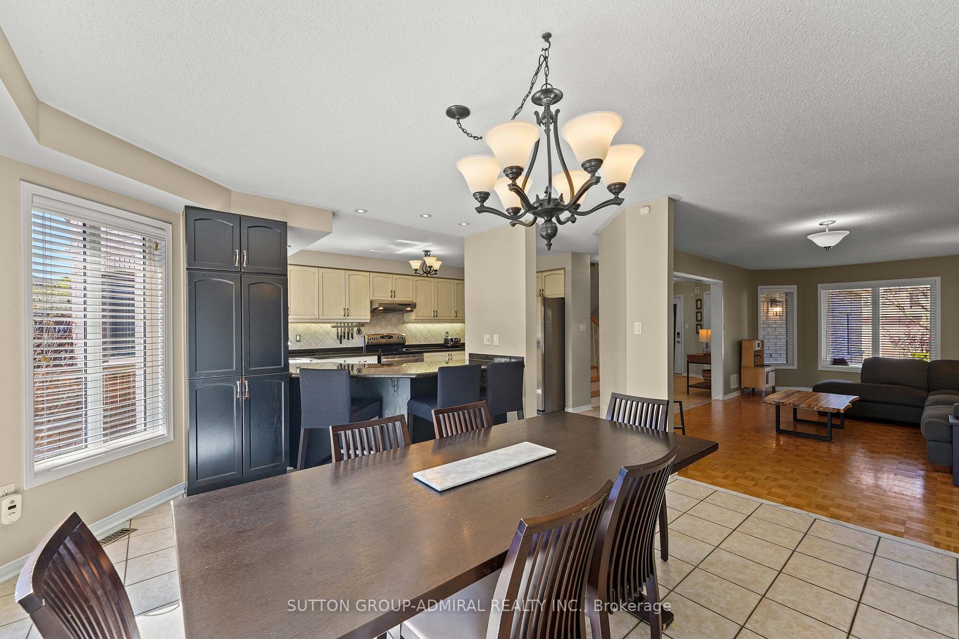Photo 17 of 31 Panorama Crescent, Vaughan, Elder Mills — HOMEH