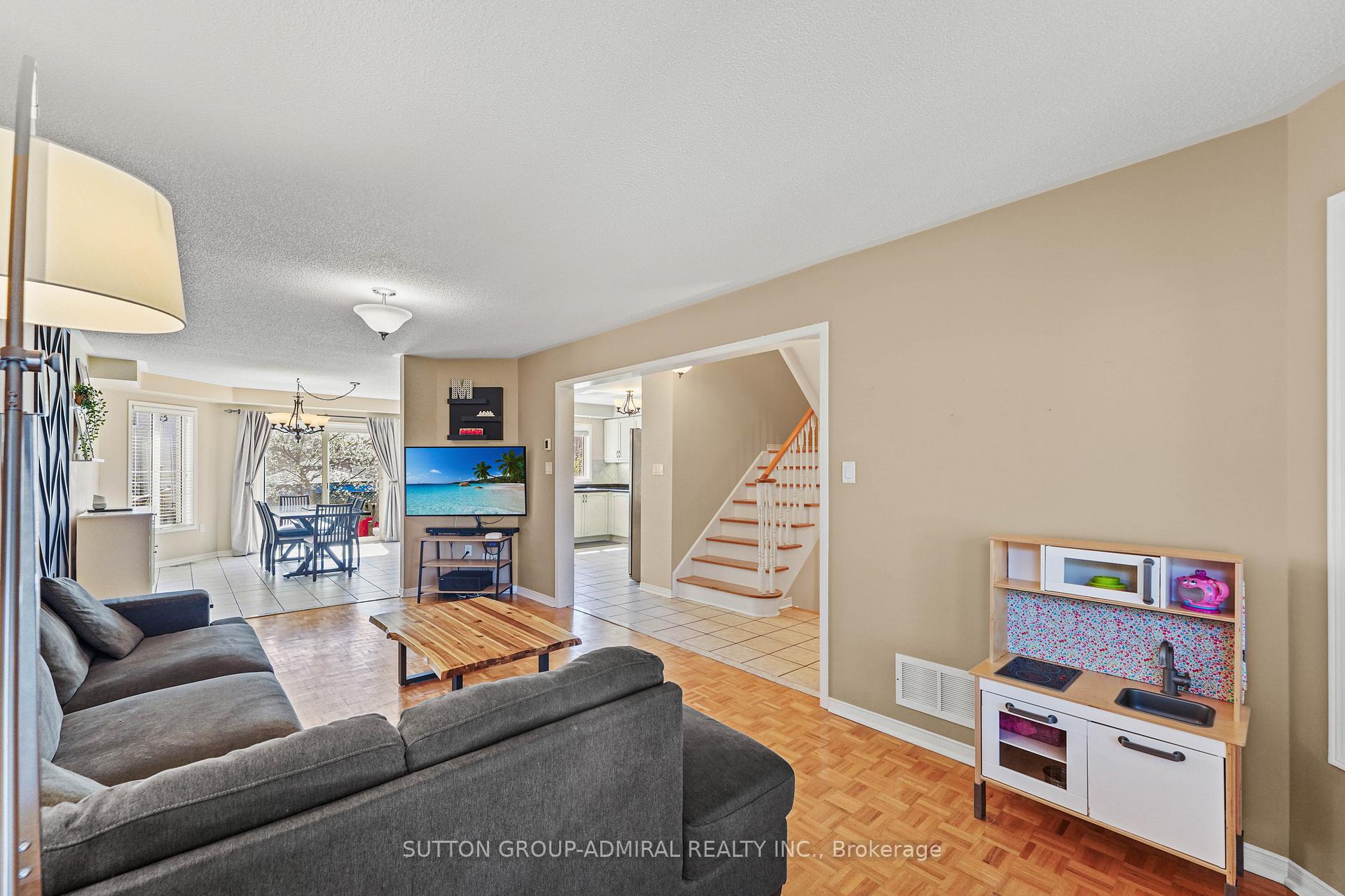 Photo 41 of 31 Panorama Crescent, Vaughan, Elder Mills — HOMEH