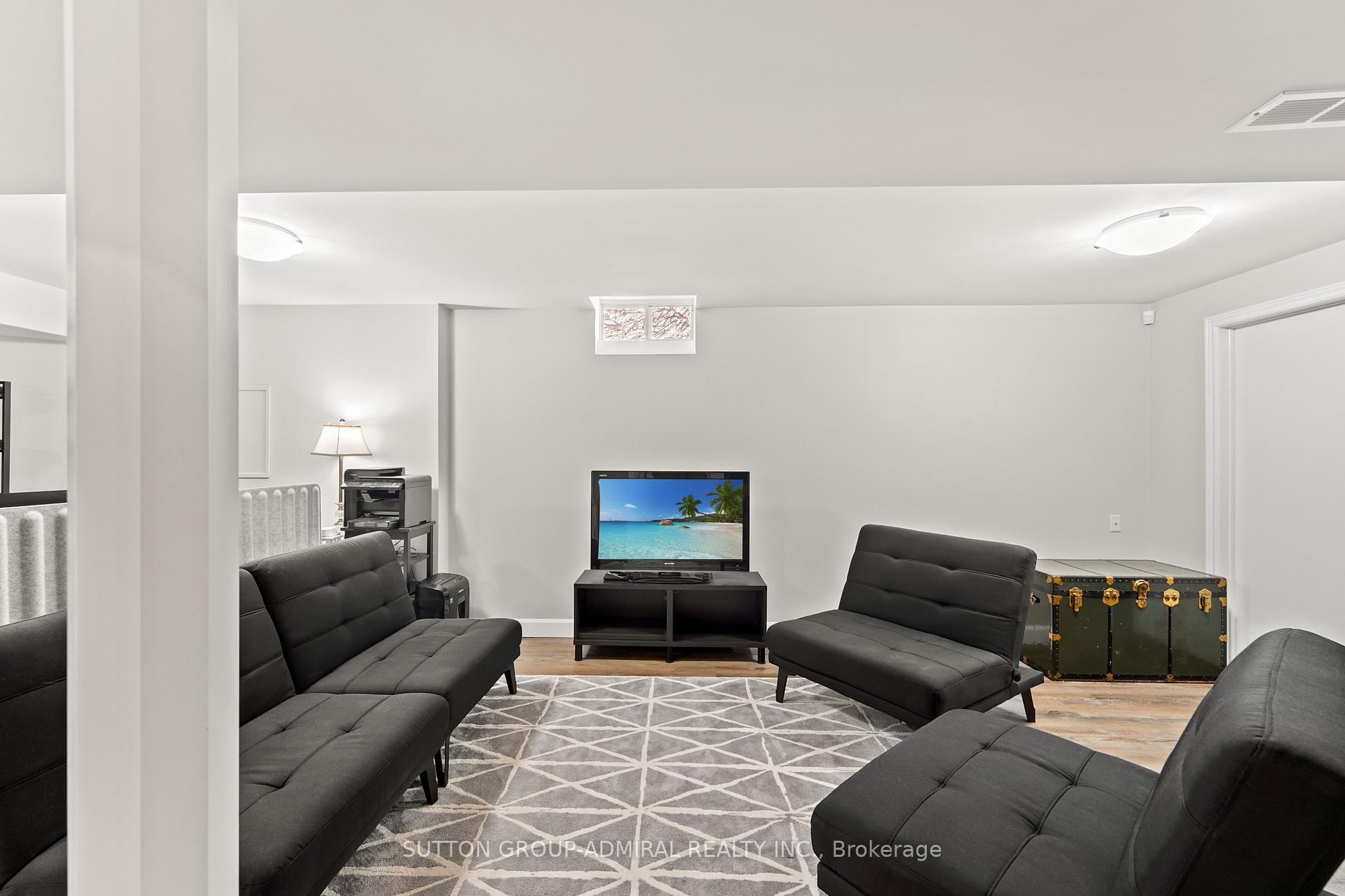 Photo 51 of 31 Panorama Crescent, Vaughan, Elder Mills — HOMEH
