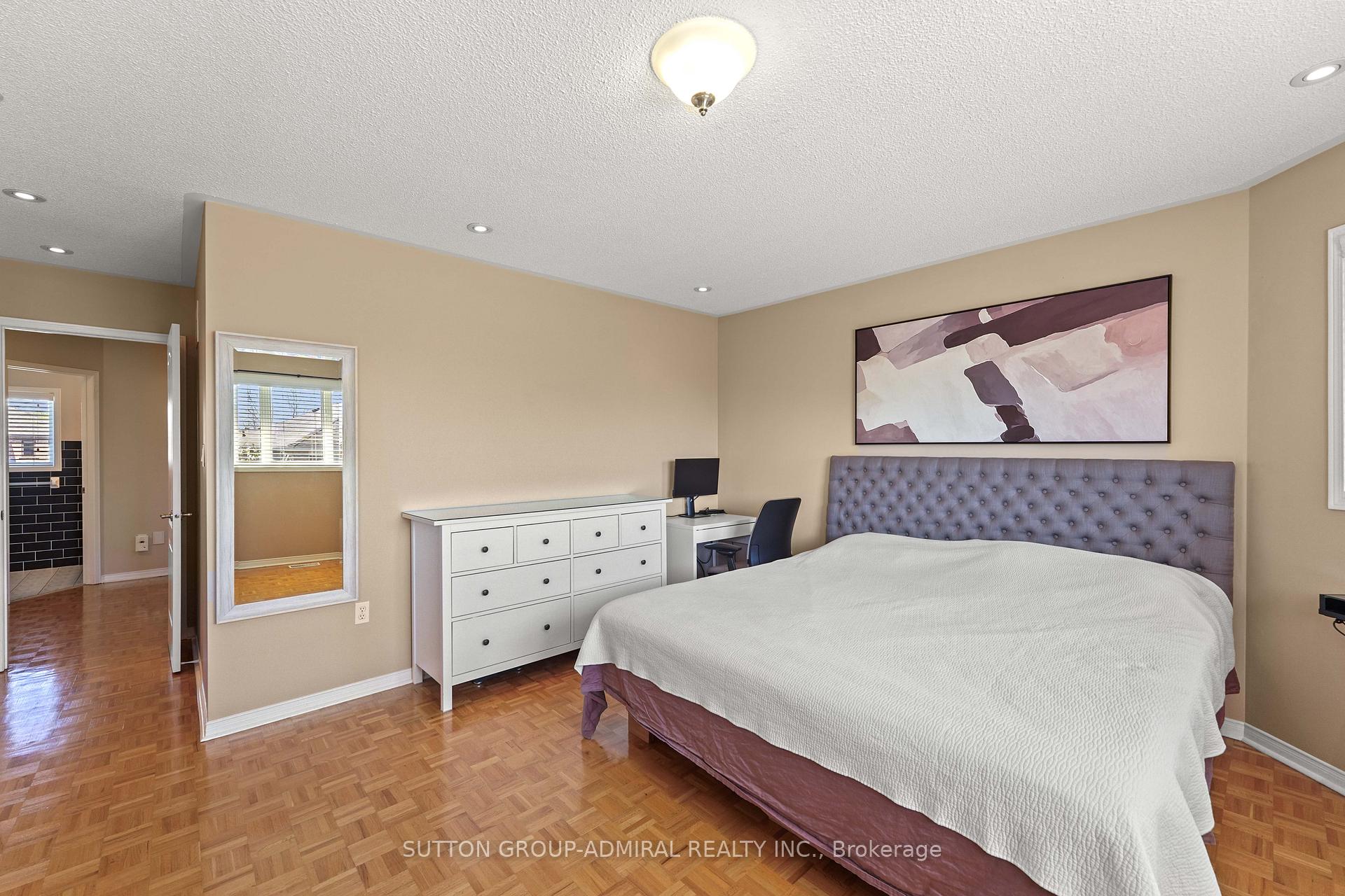 Photo 26 of 31 Panorama Crescent, Vaughan, Elder Mills — HOMEH
