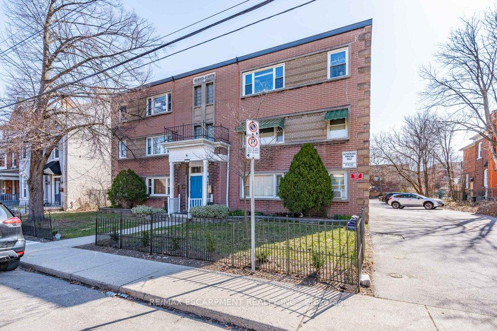 Photo 1 of Unit 5, 137 Emerald Street S, Hamilton, Stinson — HOMEH