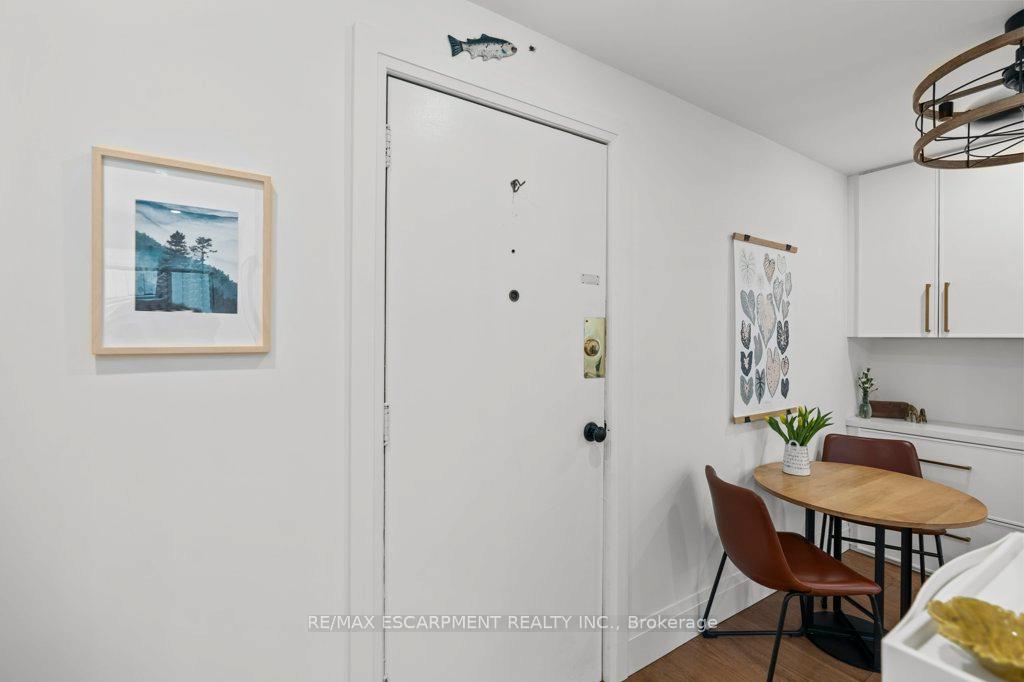 Photo 5 of Unit 5, 137 Emerald Street S, Hamilton, Stinson — HOMEH