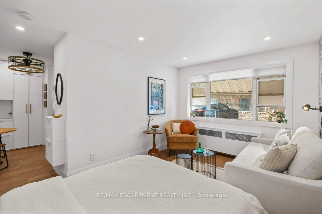 Photo 7 of Unit 5, 137 Emerald Street S, Hamilton, Stinson — HOMEH
