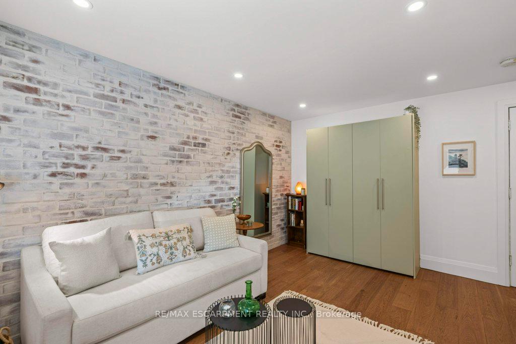 Photo 13 of Unit 5, 137 Emerald Street S, Hamilton, Stinson — HOMEH