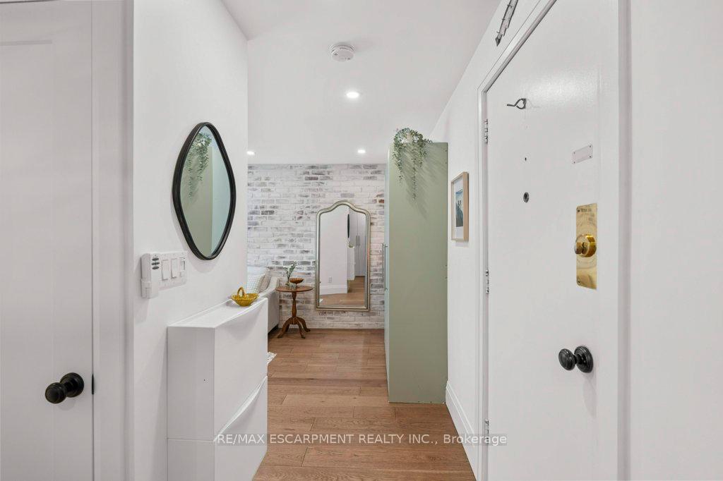 Photo 15 of Unit 5, 137 Emerald Street S, Hamilton, Stinson — HOMEH