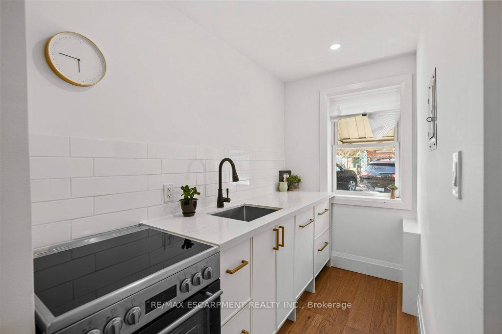 Photo 18 of Unit 5, 137 Emerald Street S, Hamilton, Stinson — HOMEH