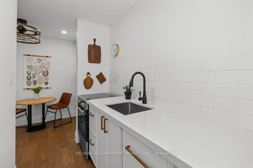 Photo 19 of Unit 5, 137 Emerald Street S, Hamilton, Stinson — HOMEH