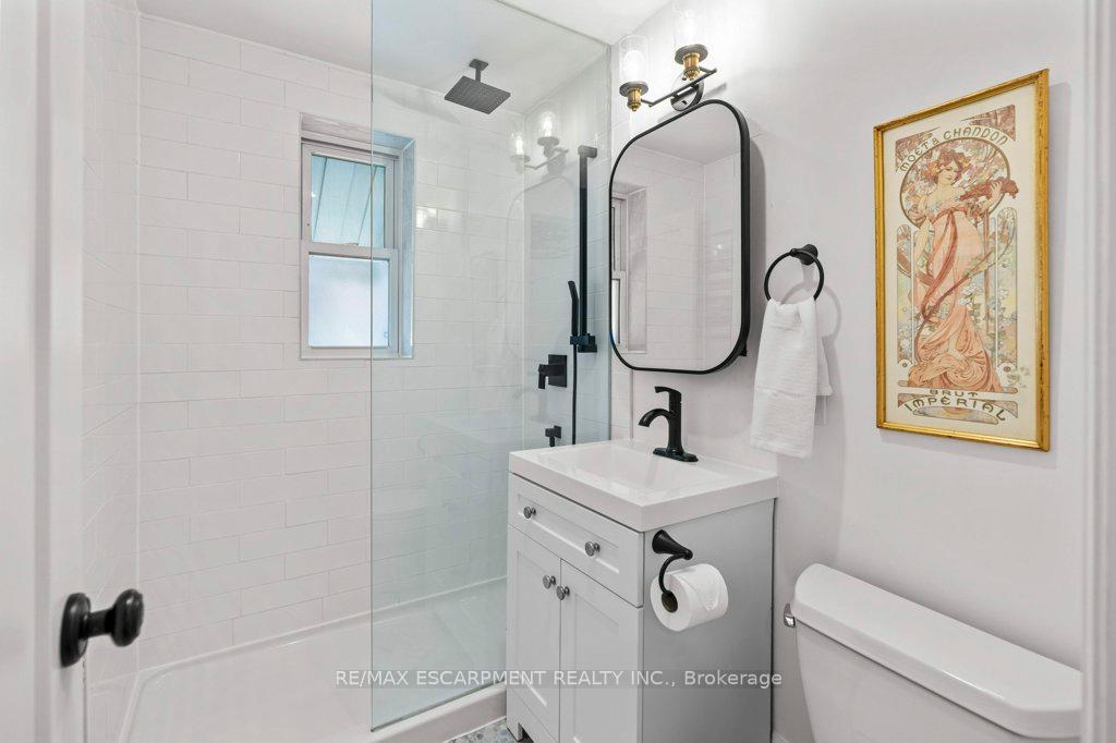 Photo 21 of Unit 5, 137 Emerald Street S, Hamilton, Stinson — HOMEH