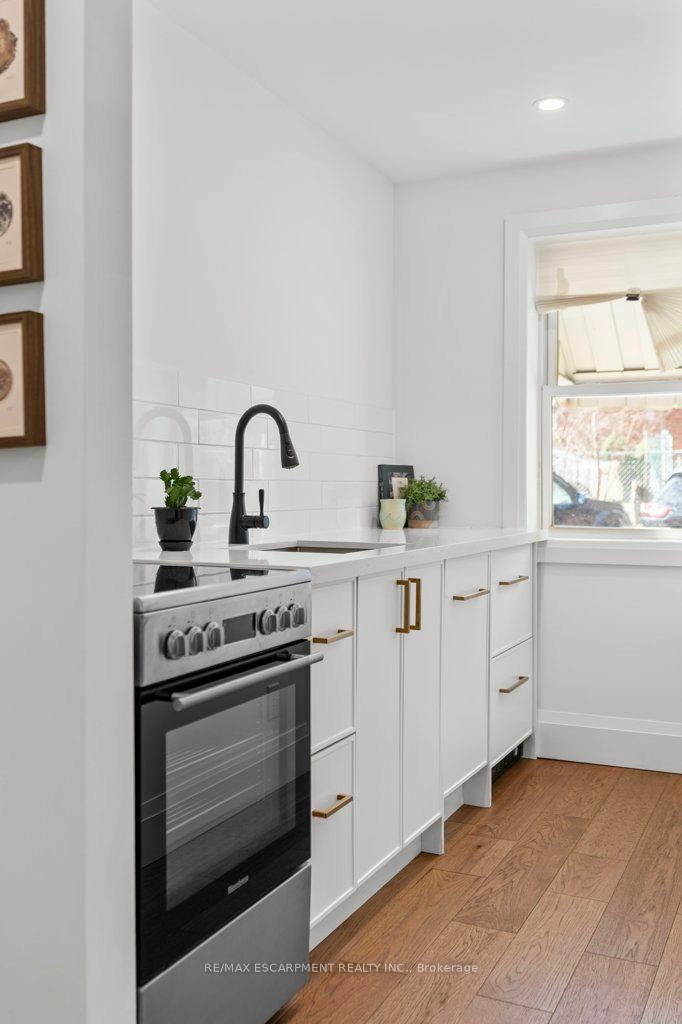 Photo 22 of Unit 5, 137 Emerald Street S, Hamilton, Stinson — HOMEH