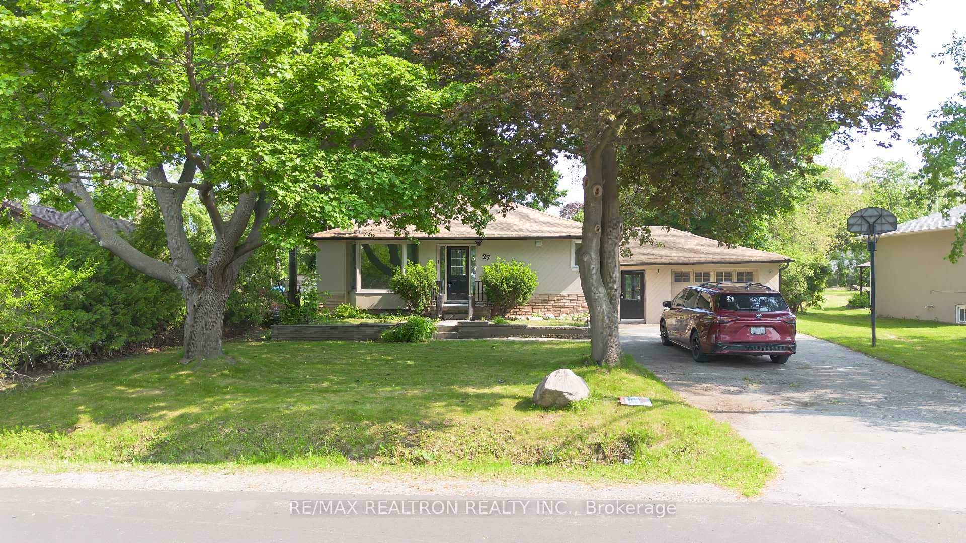 Front of 27 Churchill Avenue